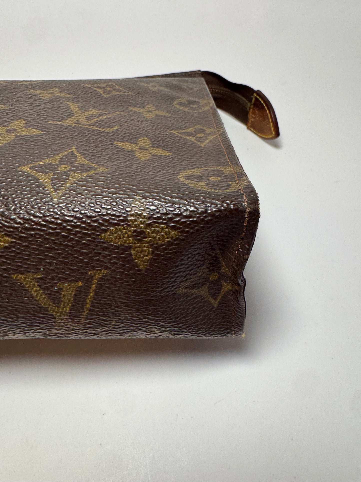 Louis Vuitton Toiletry Pouch 26 Monogram