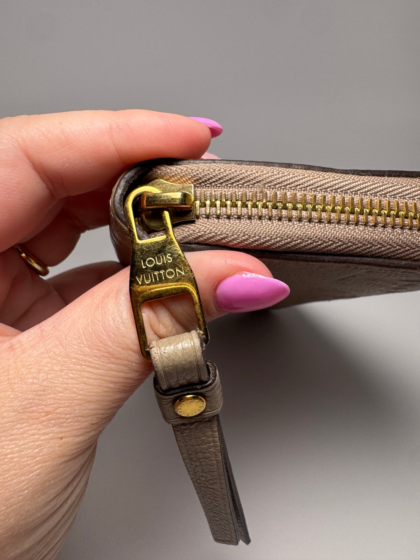 Louis Vuitton Zippy Wallet Monogram Empriente Tourterelle (Turtle Dove)