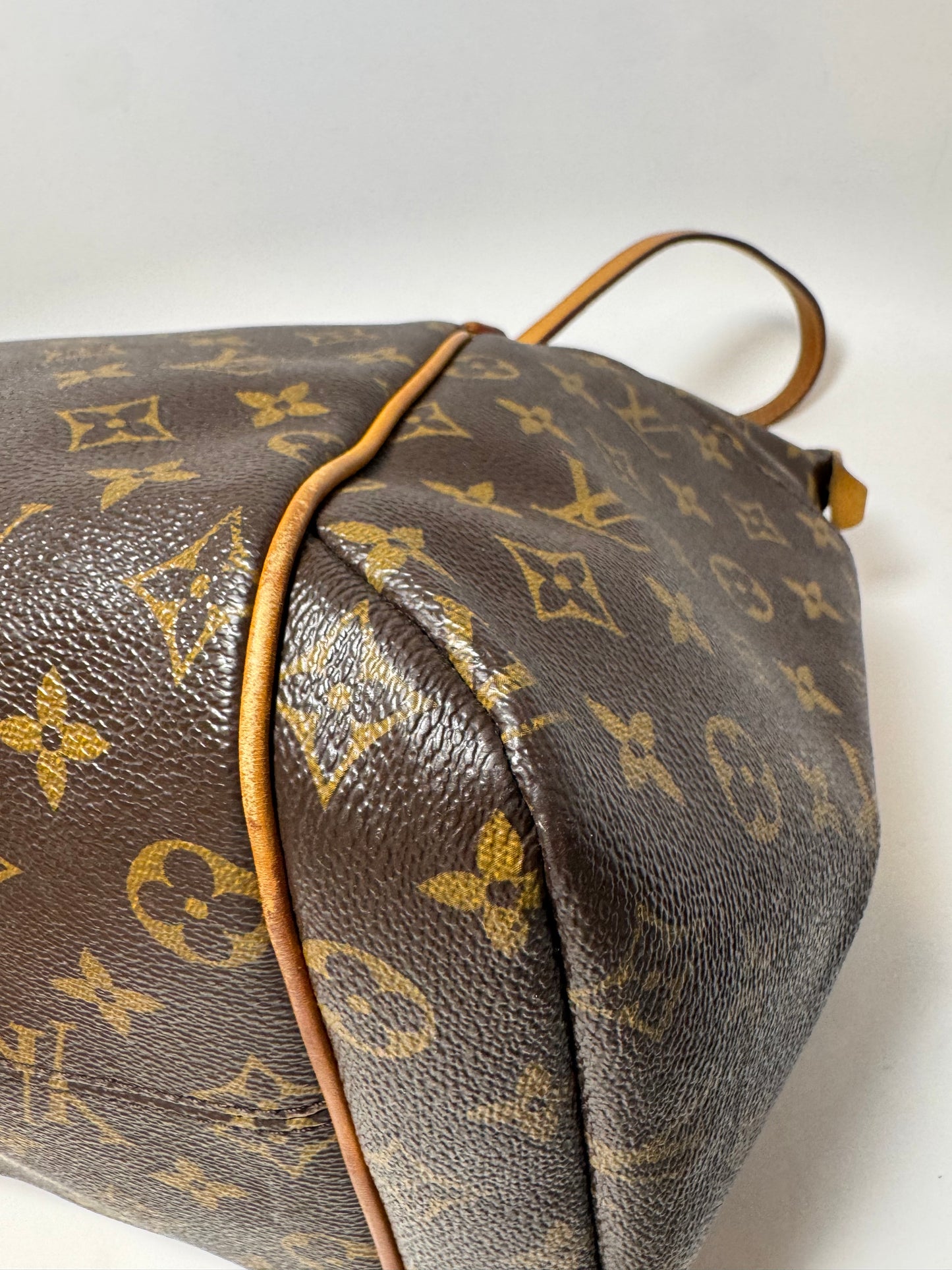 Louis Vuitton Totally MM Monogram Tote