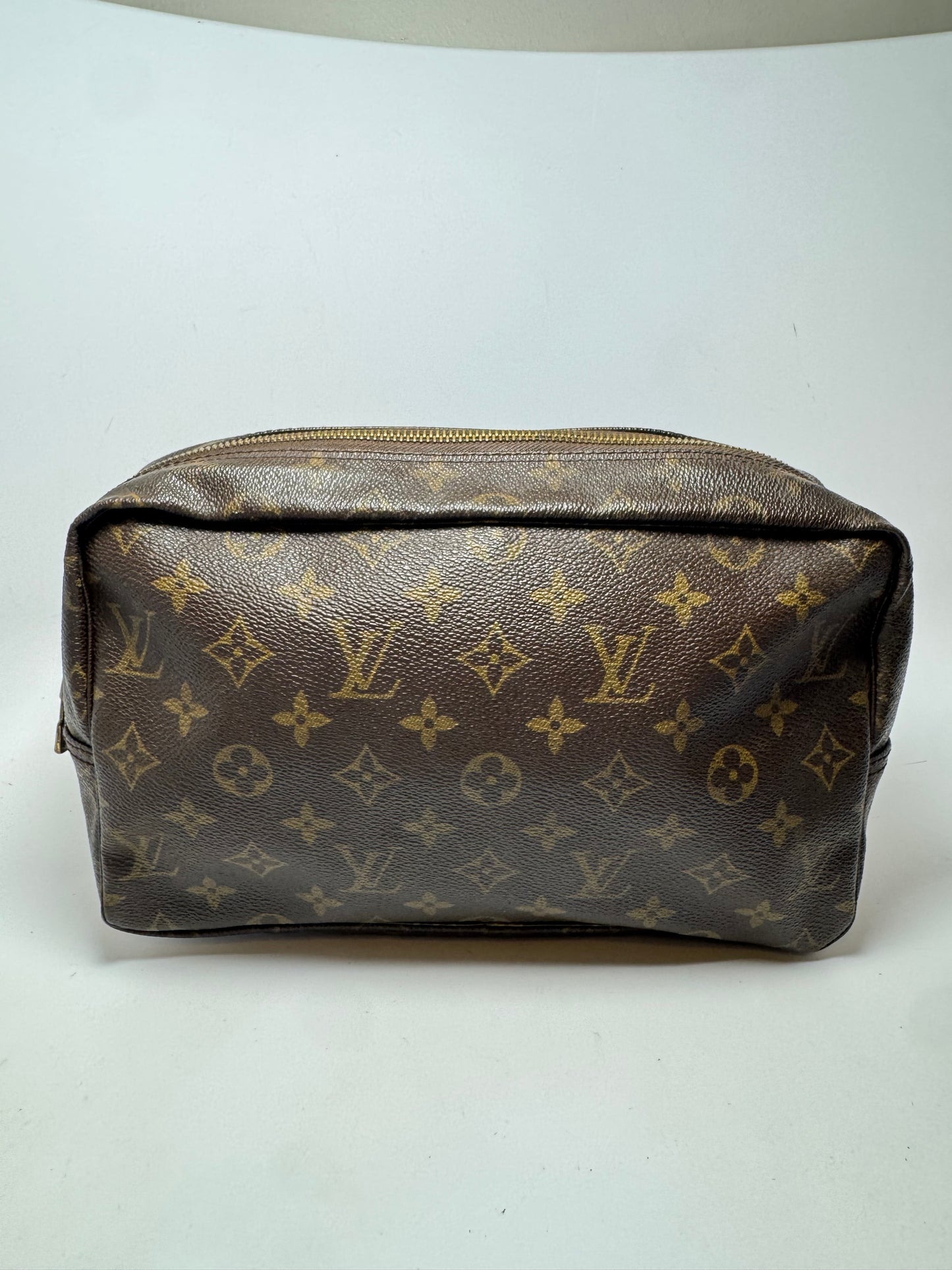 Louis Vuitton Trousse 28 Monogram Makeup Bag/Toiletry Bag