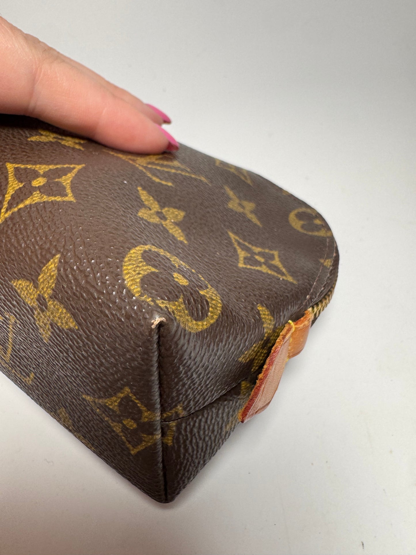 Louis Vuitton Cosmetic Pouch Monogram, November 2001