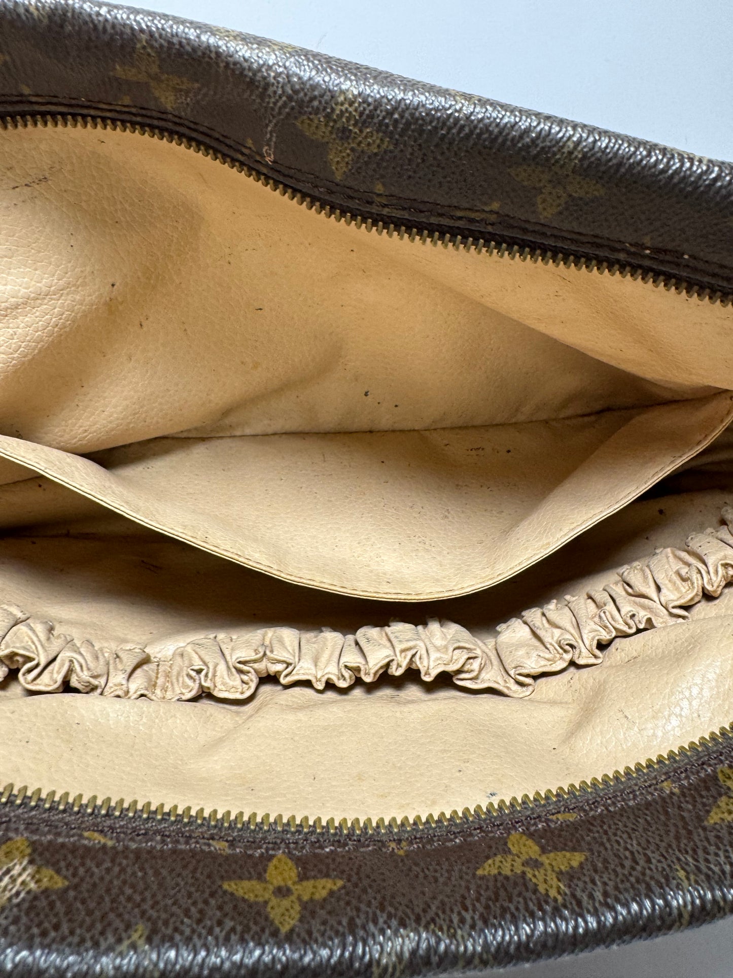 Louis Vuitton Trousse 28 Toiletry Bag Monogram