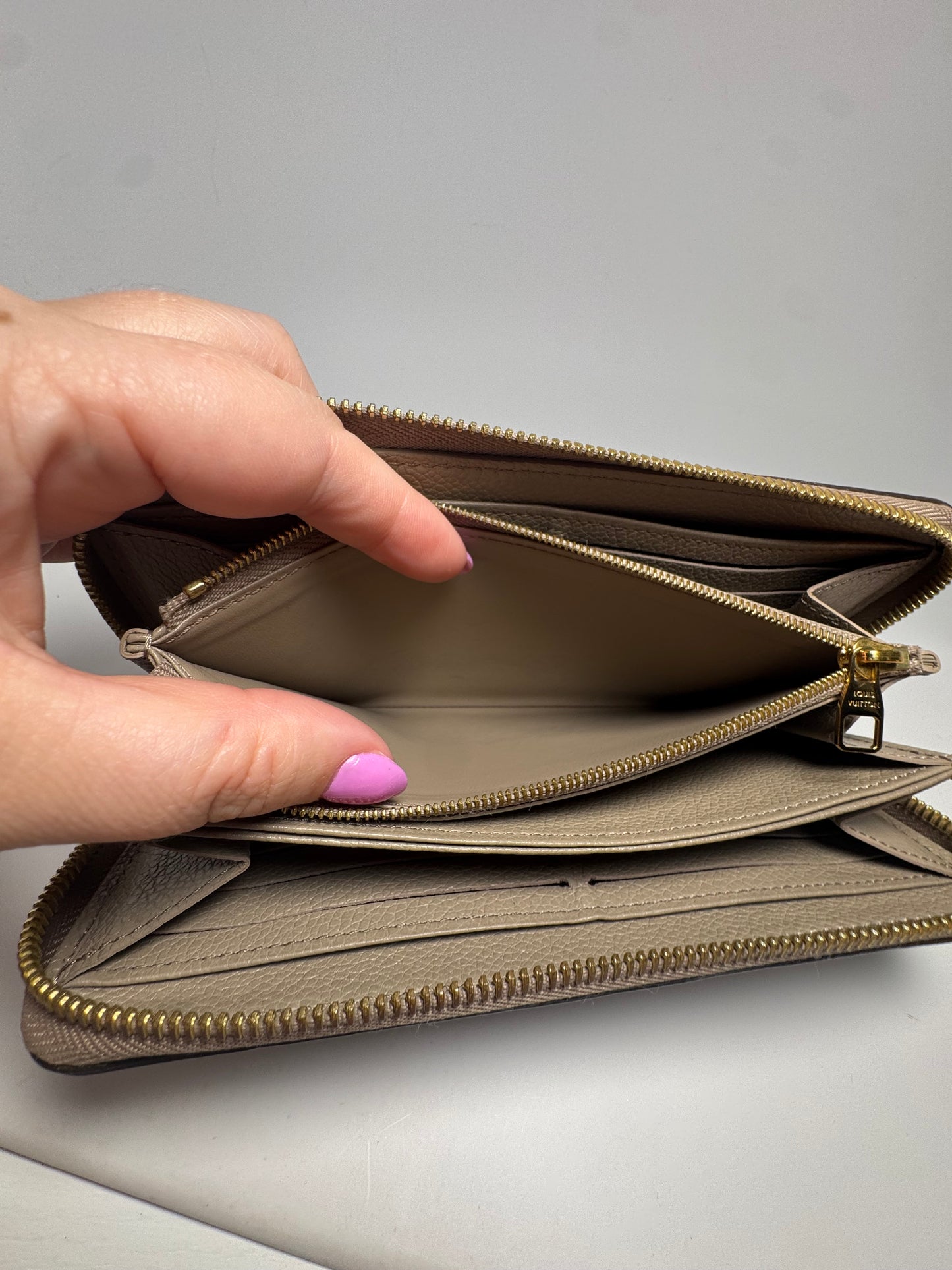 Louis Vuitton Zippy Wallet Monogram Empriente Tourterelle (Turtle Dove)