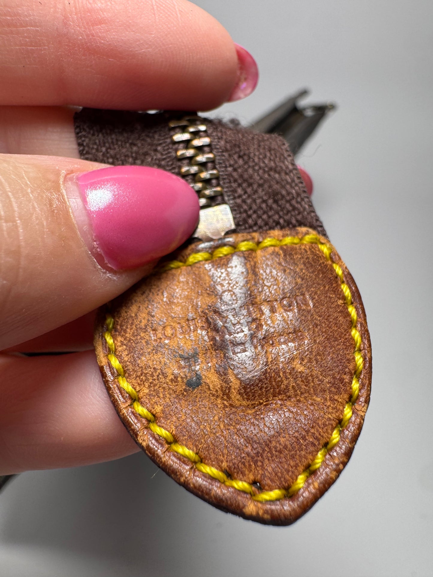 Louis Vuitton Vintage Toilette/Toiletry Pouch 20 Monogram Made in France *Rare*