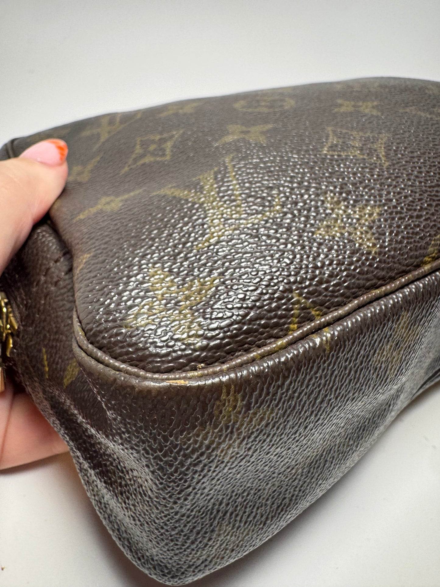 Louis Vuitton Trousse 23 Monogram Makeup Bag/Toiletry Bag