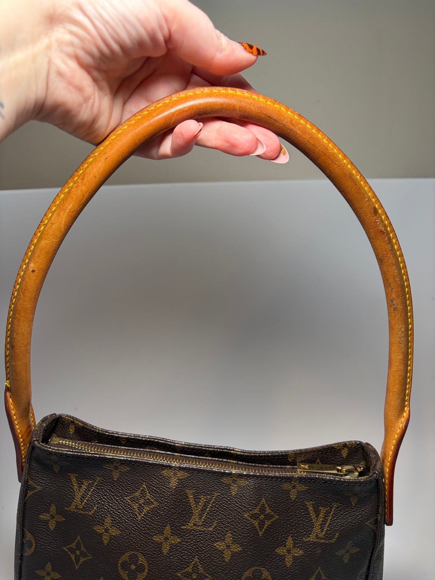 Louis Vuitton Looping MM Monogram Shoulder Bag