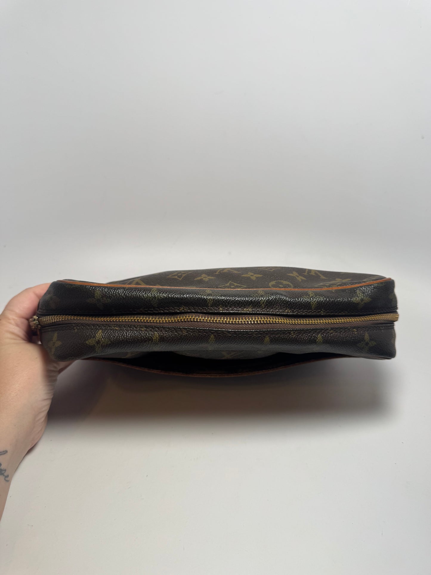 Louis Vuitton Compiegne 28 Clutch/Pouch/Toiletry Bag in Monogram