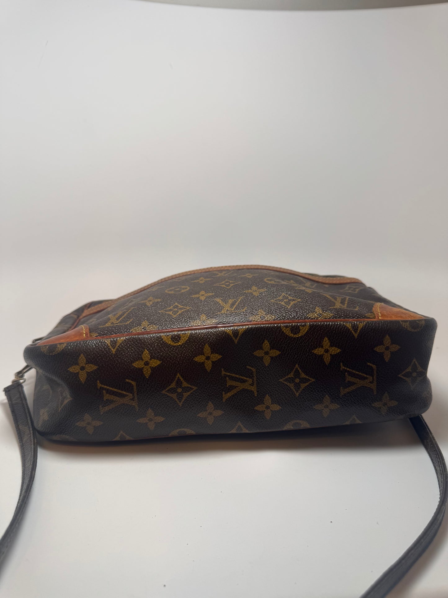Louis Vuitton Trocadéro Monogram Crossbody/Shoulder Bag - Vintage