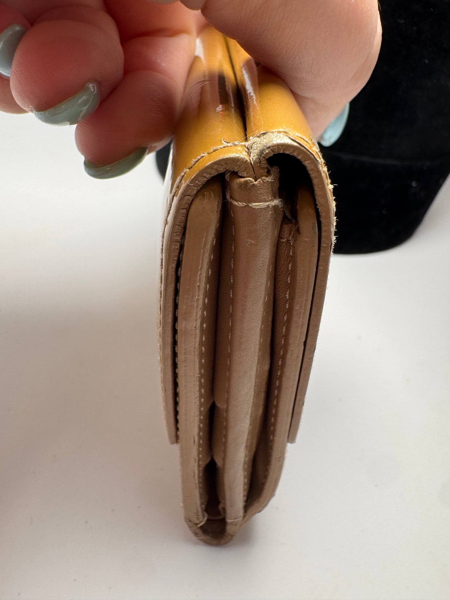 Louis Vuitton Elise Vernis Leather Gold Monogram Compact Wallet