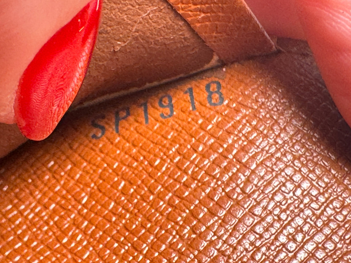 Louis Vuitton Agenda MM in Monogram