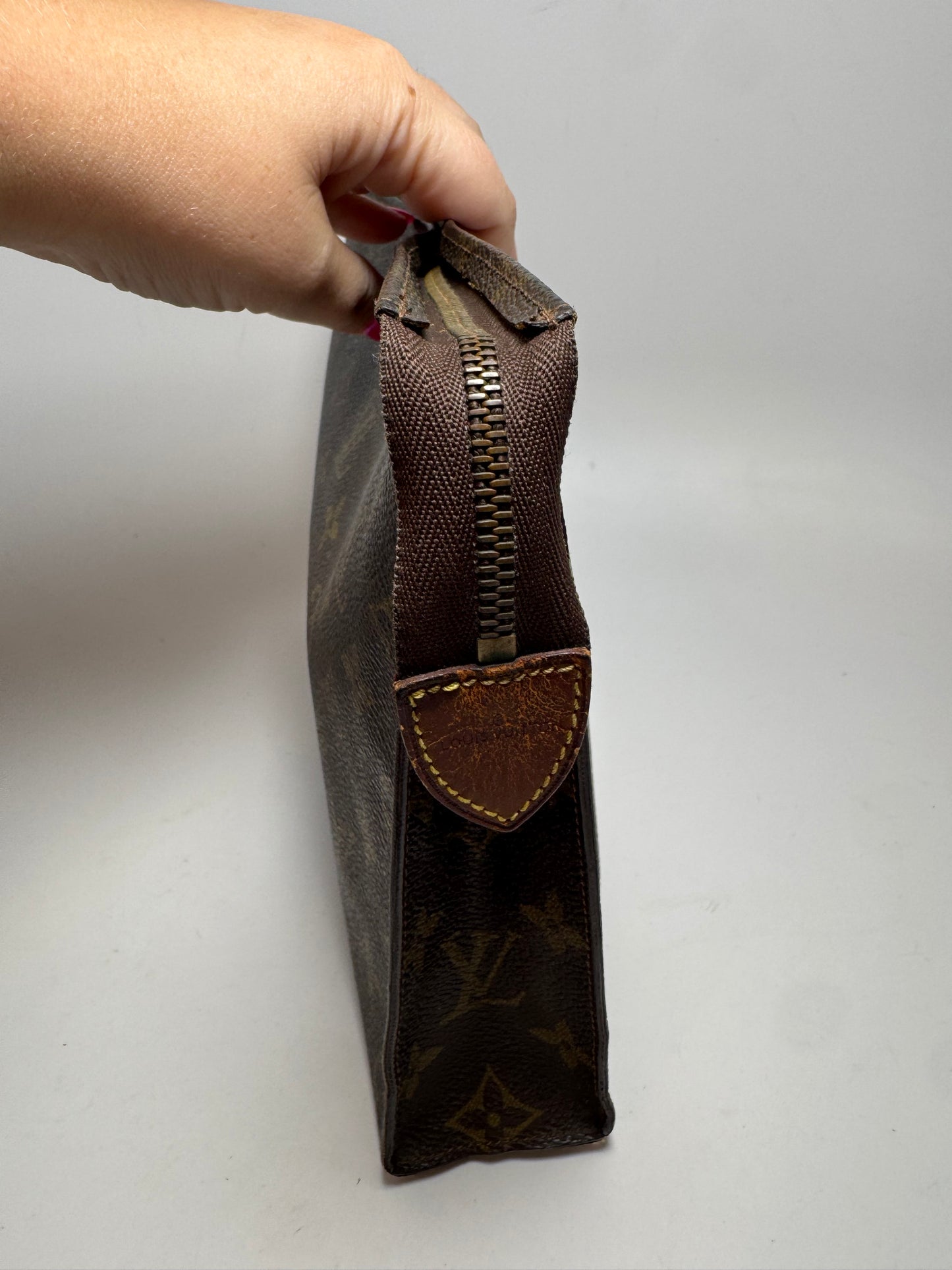 Louis Vuitton Toiletry Pouch 26 Monogram