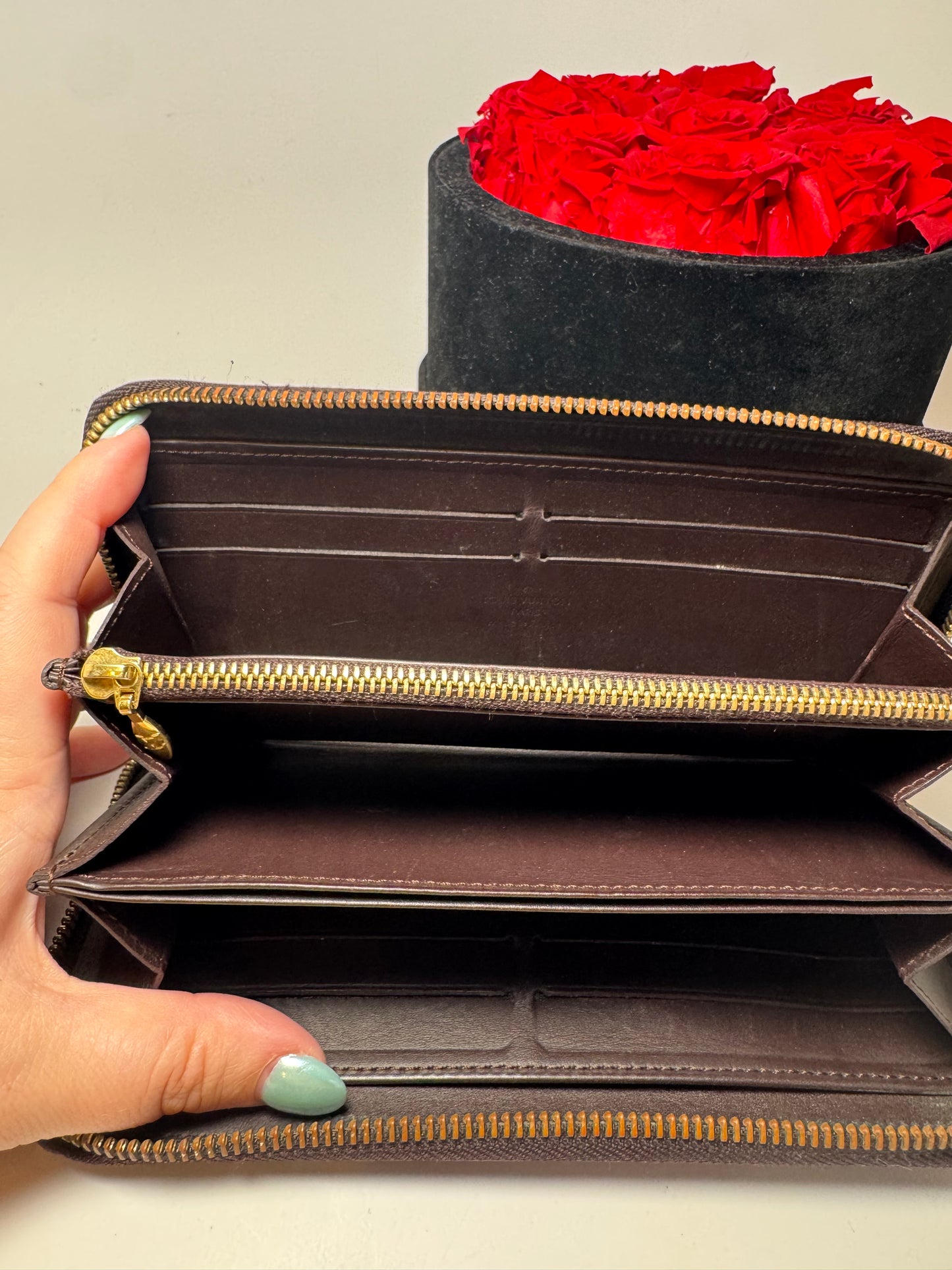 Louis Vuitton Plum Vernis Leather Zippy Wallet