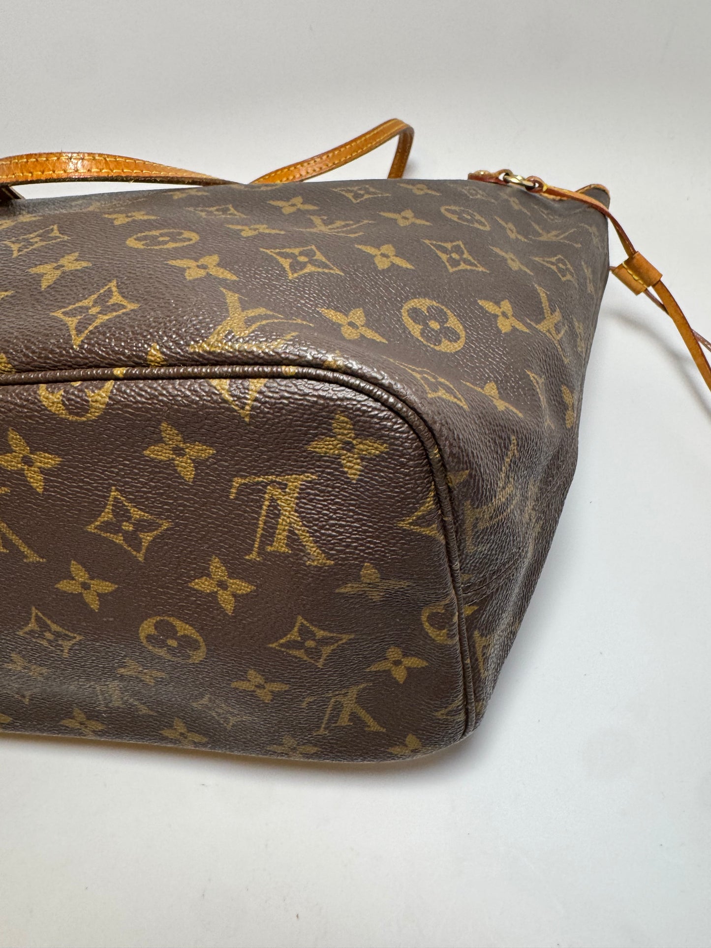 Louis Vuitton Neverfull MM Monogram Tote Bag