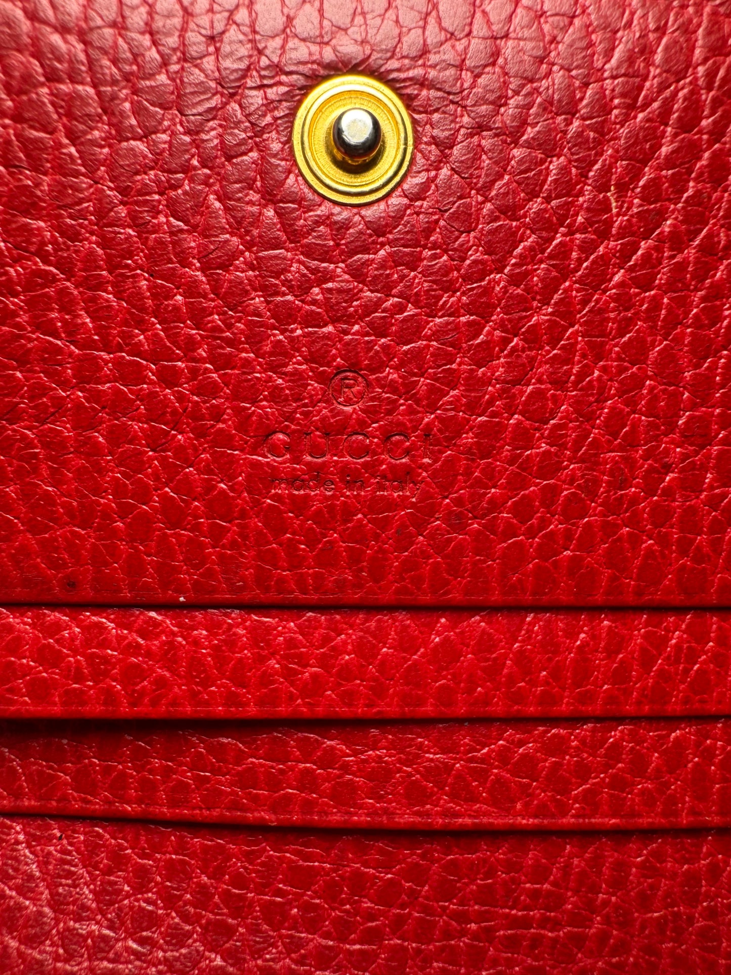 Gucci Pebbled Calfskin GG Marmont Card Case Wallet Hibiscus Red