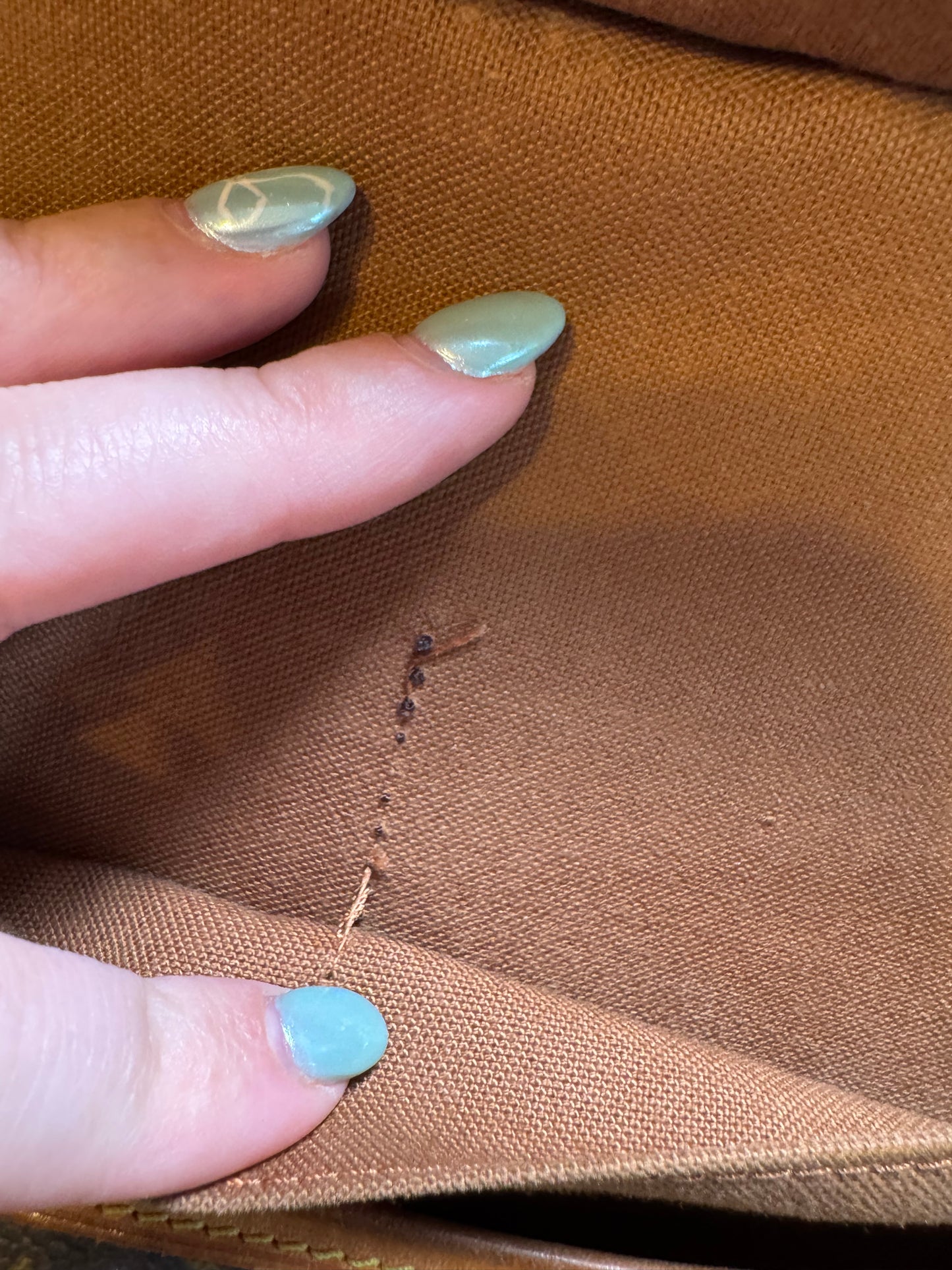 Louis Vuitton Saumur 35 Monogram Crossbody/Shoulder Bag