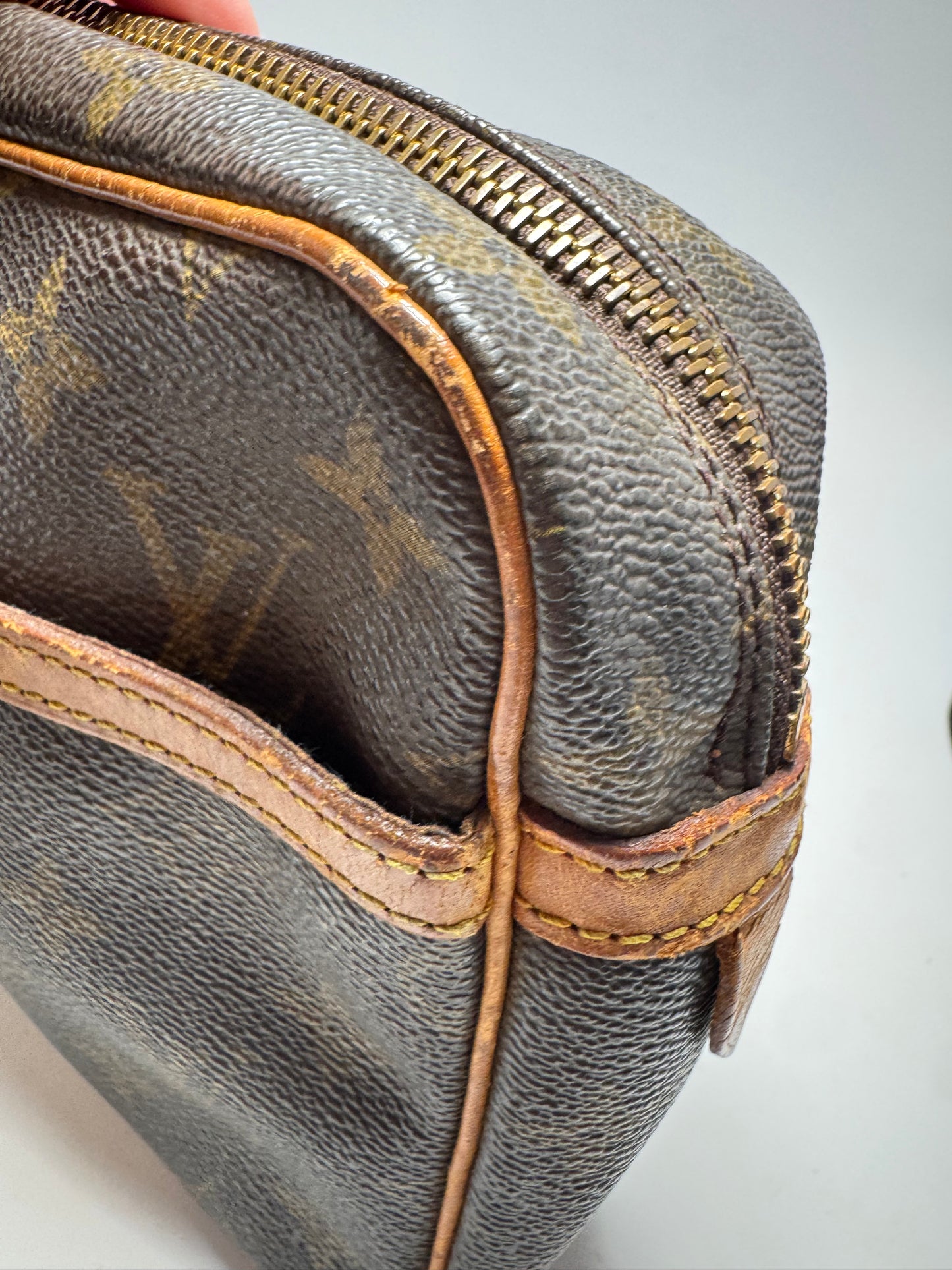 Louis Vuitton Compeigne 23 Monogram Toiletry Bag/Cosmetic Bag/Clutch