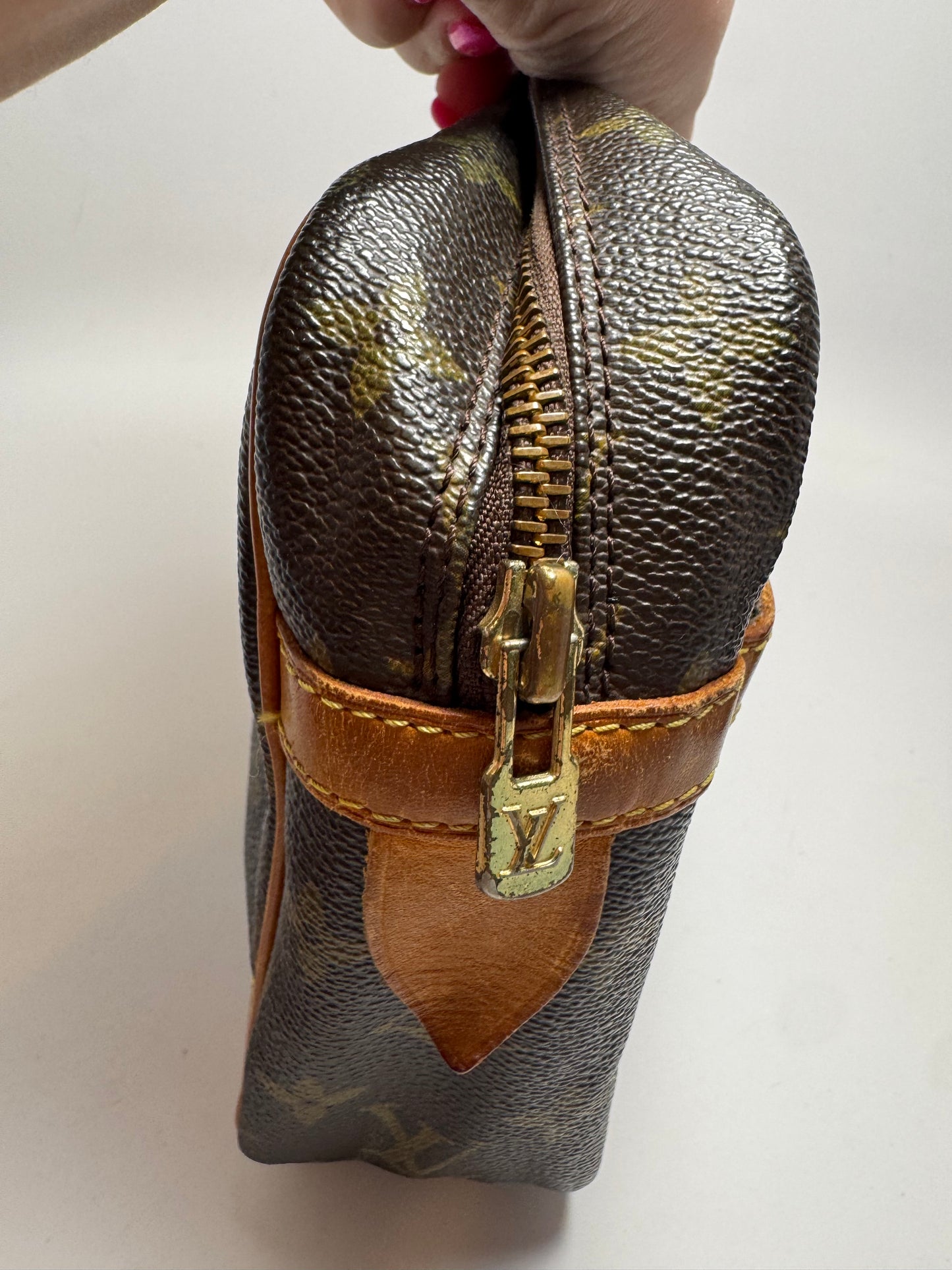 Louis Vuitton Compiegne 28 Clutch/Pouch/Toiletry Bag in Monogram