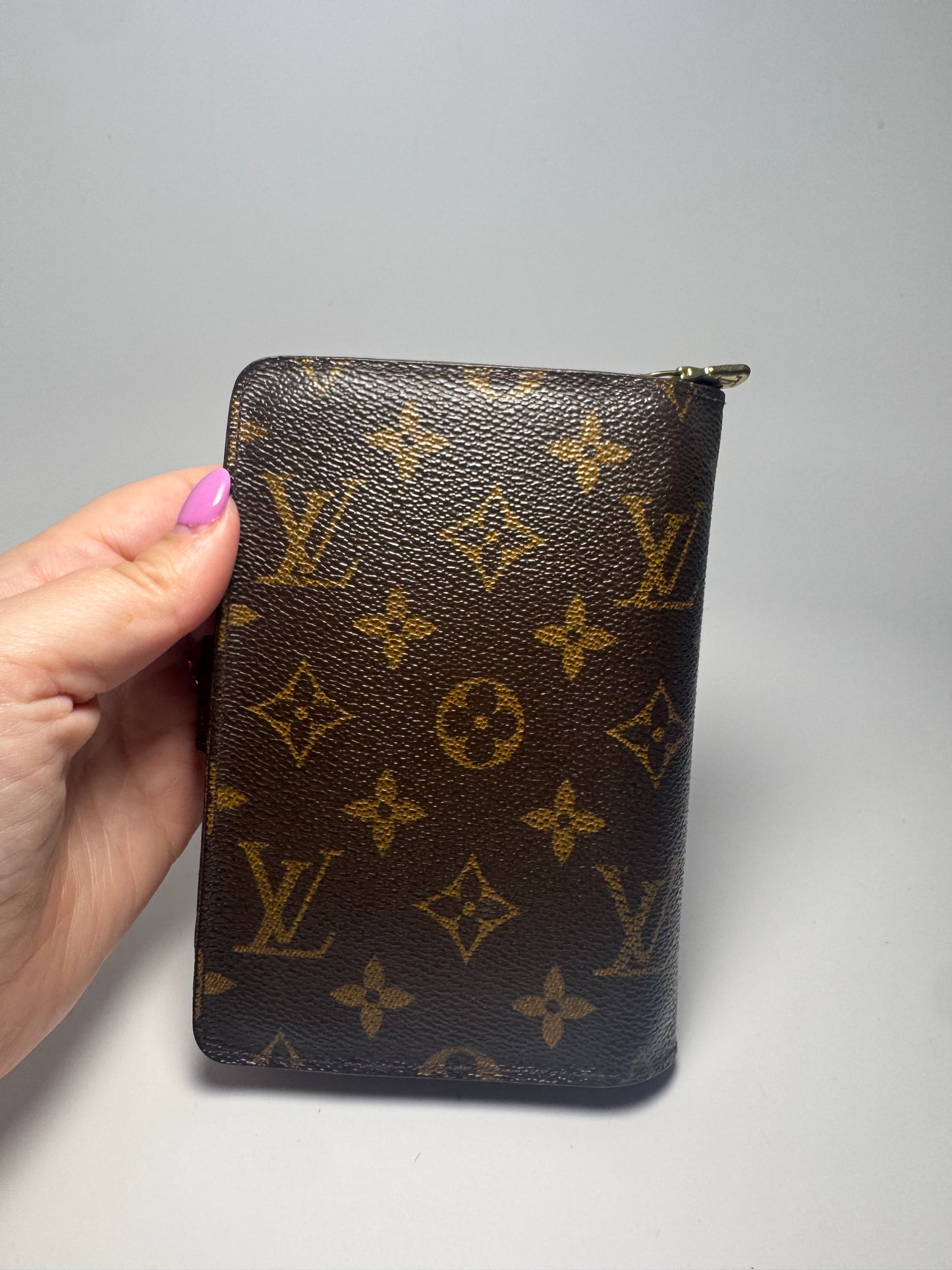 Louis Vuitton Porte Papier Zip Monogram Wallet/Passport Holder- December 1997