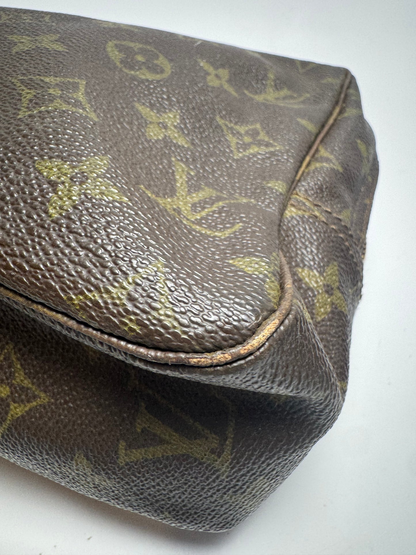 Louis Vuitton Trousse 28 Monogram Makeup Bag/Pouch