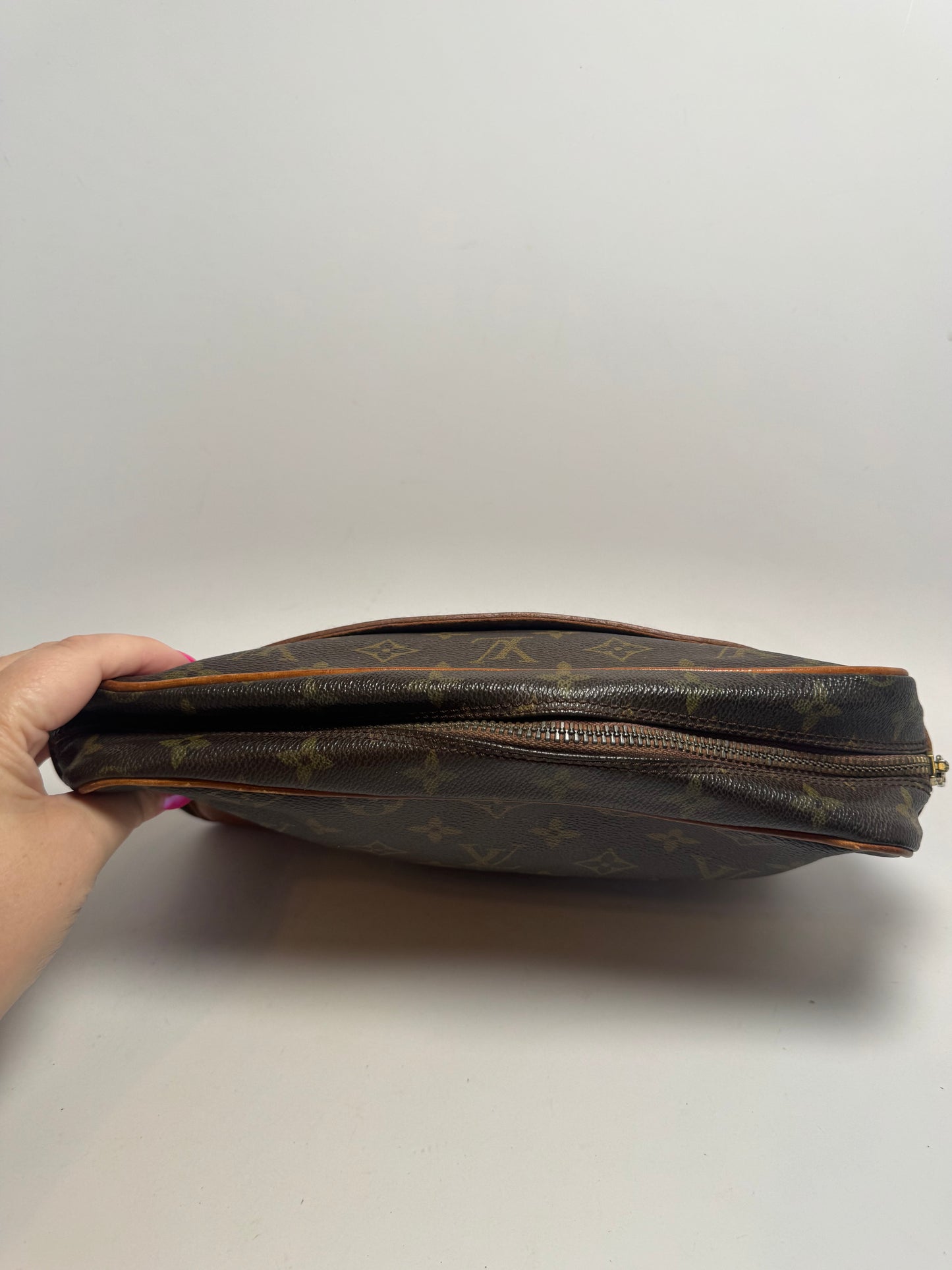 Louis Vuitton Compiegne 28 Pouch/Toiletry Bag