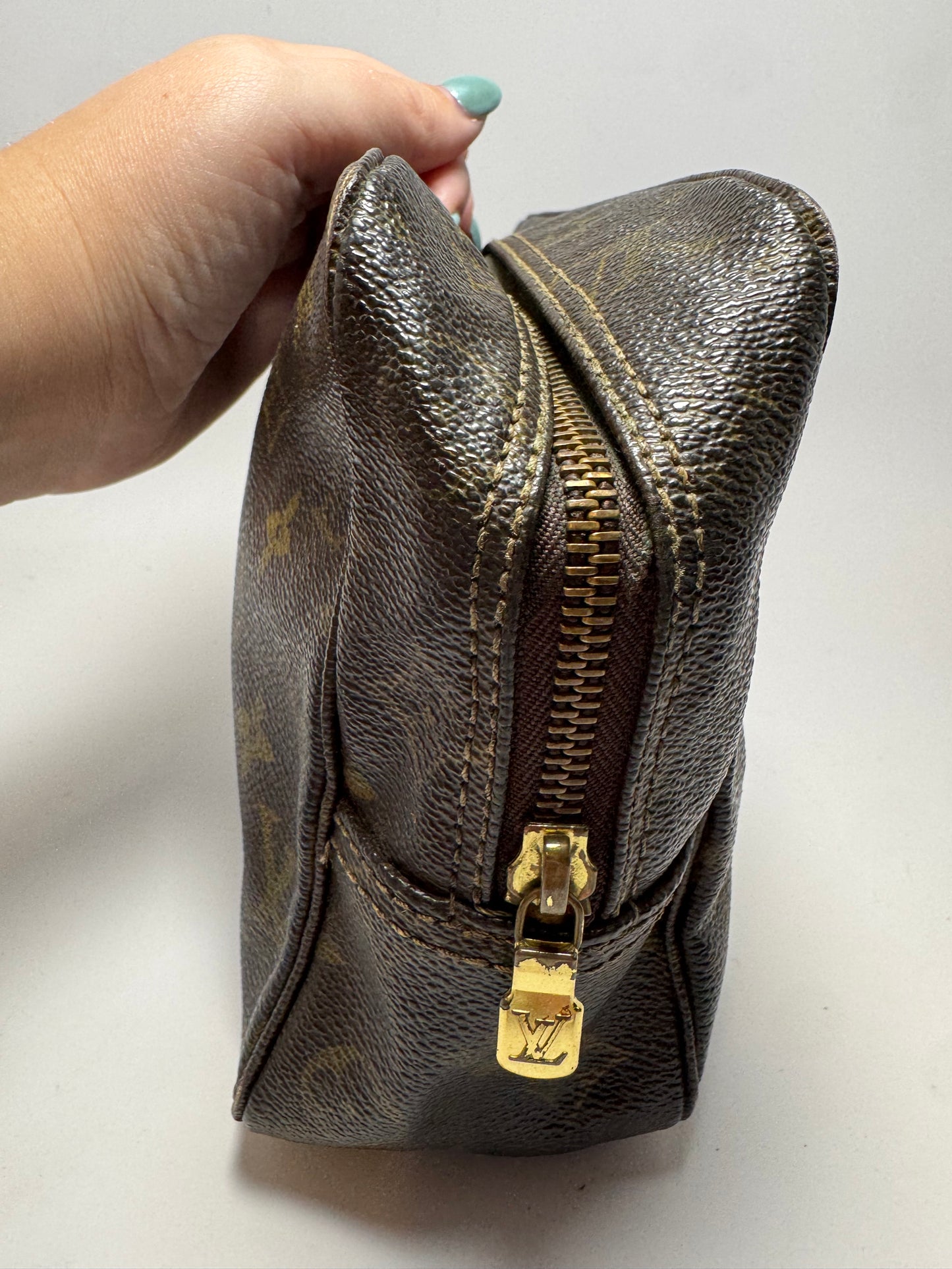 Louis Vuitton Trousse 28 Monogram Pouch