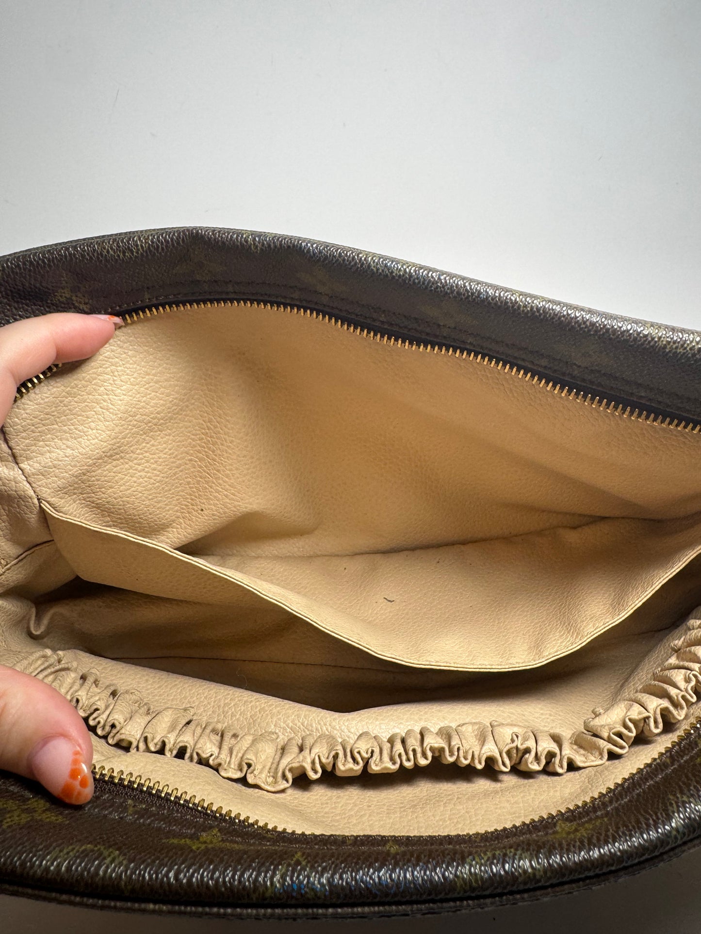 Louis Vuitton Trousse 28 Monogram Makeup Bag/Pouch