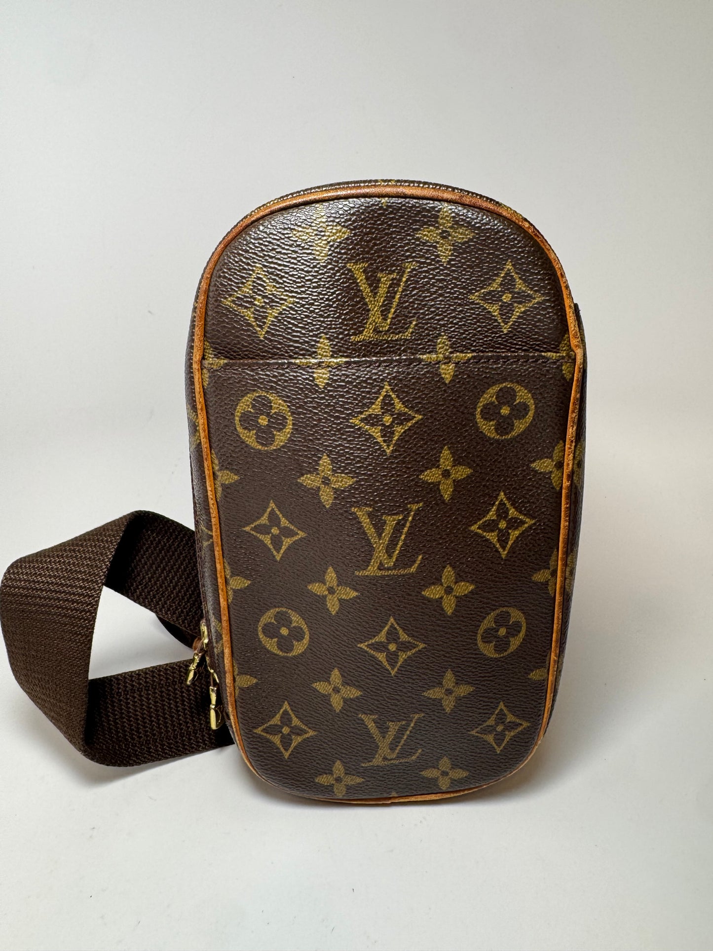 Louis Vuitton Monogram Gange Pochette Bum Bag/Sling Bag
