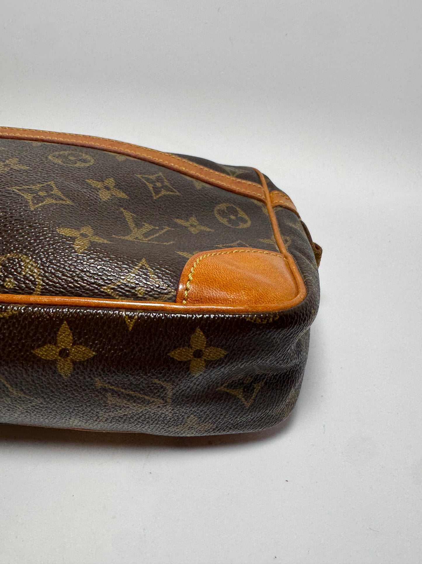 Louis Vuitton Compiegne 28 Pouch/Toiletry Bag