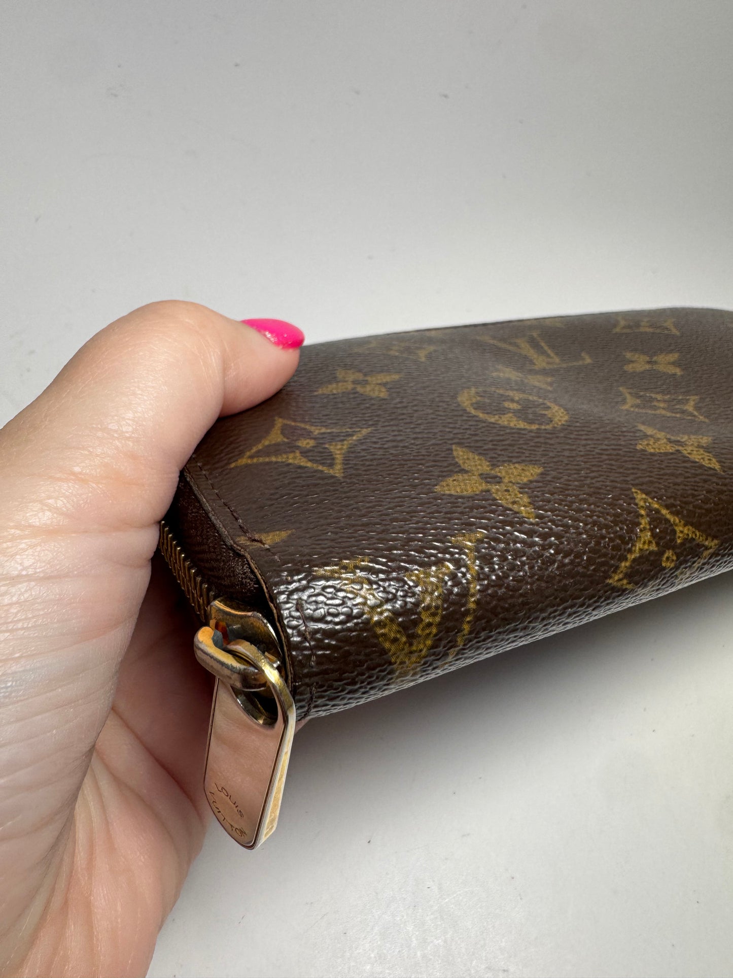 Louis Vuitton Monogram Zippy Wallet