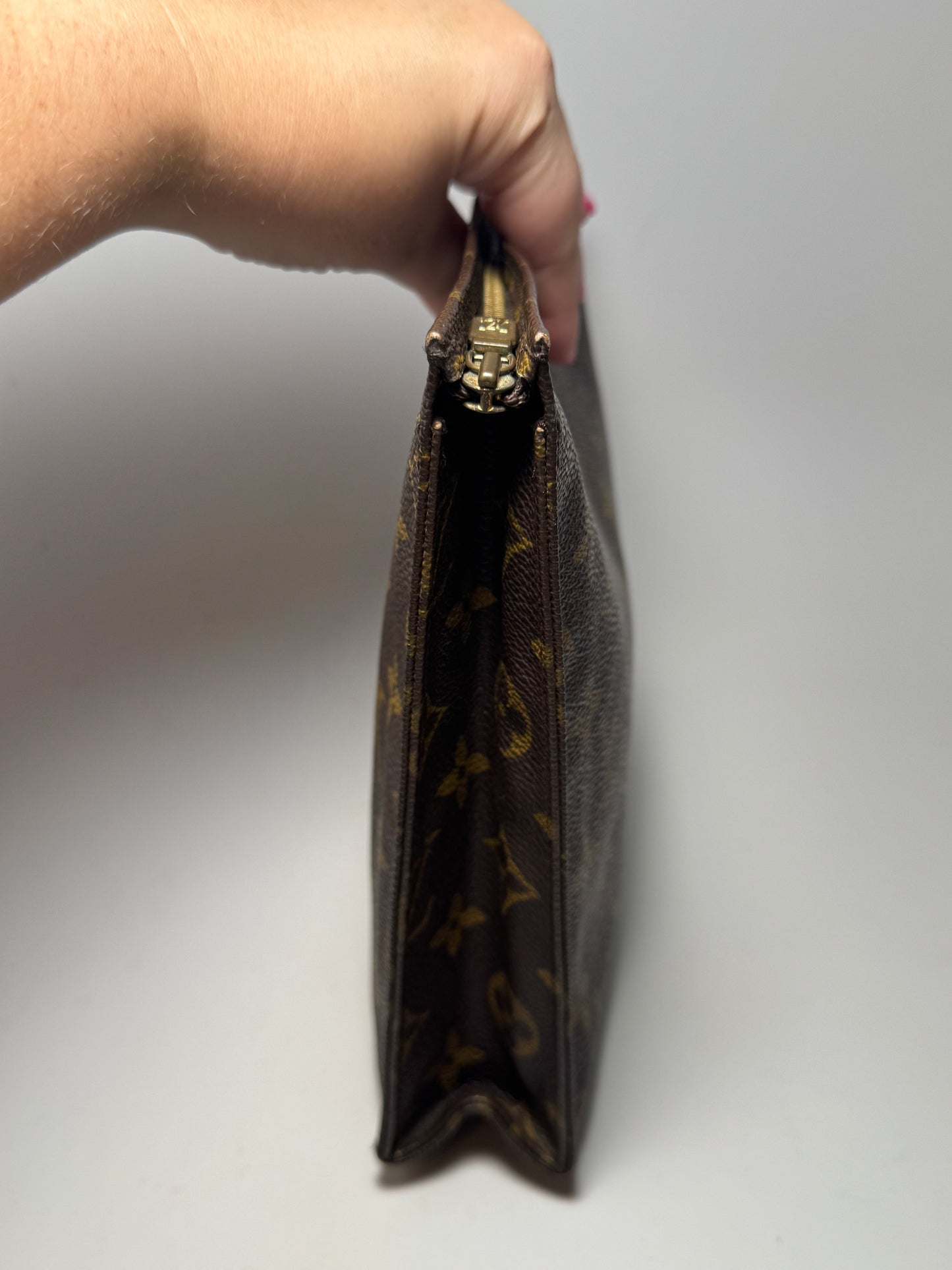 Louis Vuitton Toiletry 26 Pouch Monogram Makeup Bag