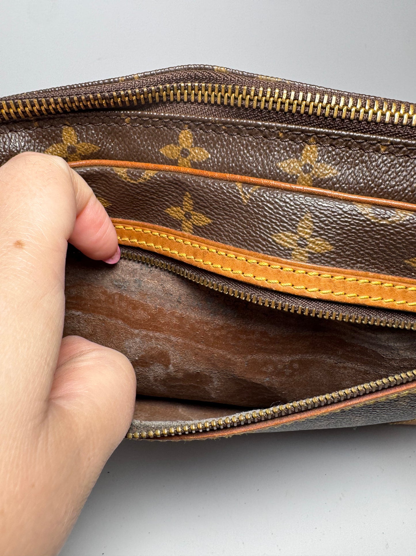 Louis Vuitton Marly Draggone Clutch/Pouch Monogram w/Original Strap Made in France in 1998