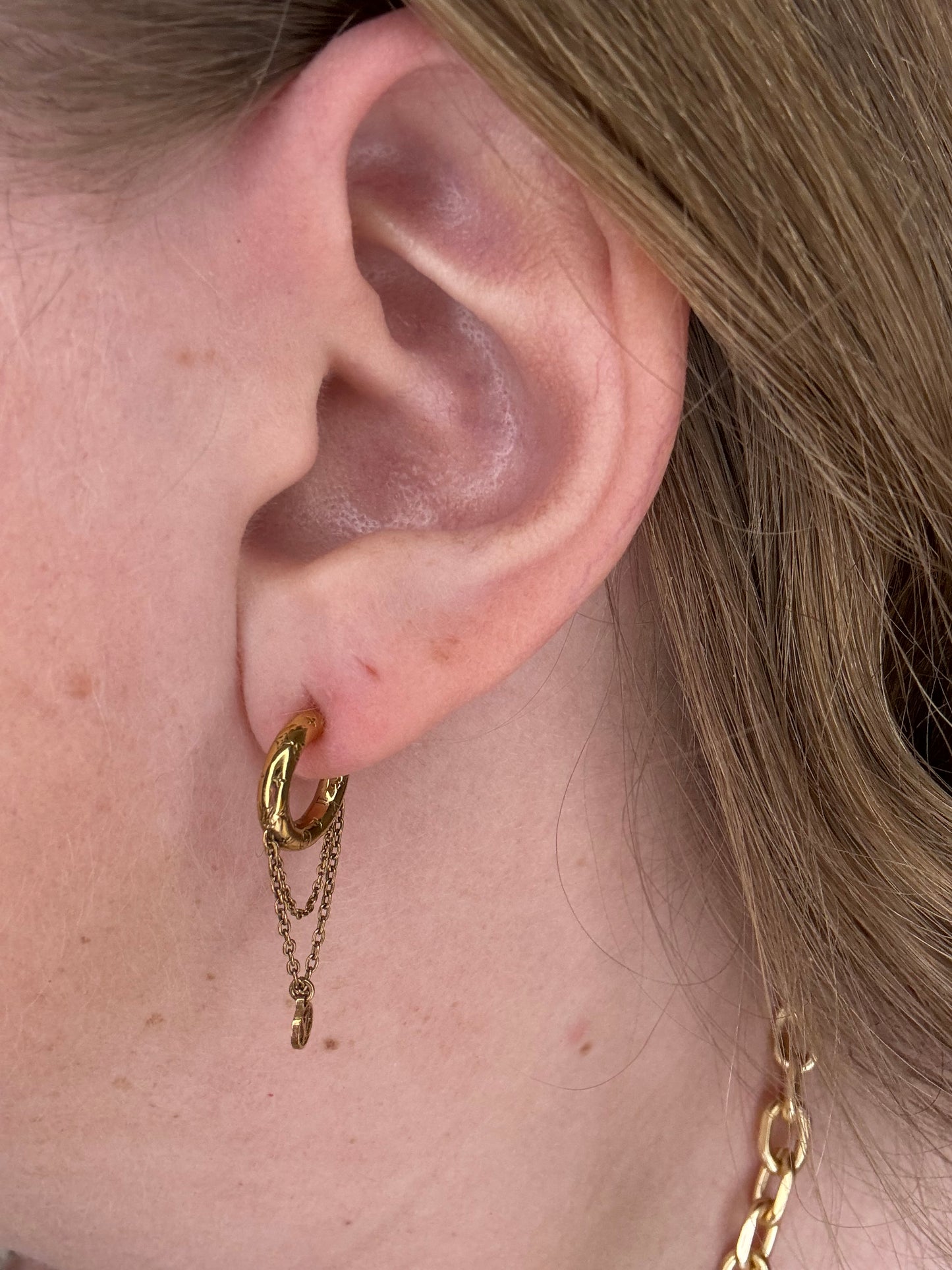 Louis Vuitton Boucle D'oreille Mini Hoop Nanogram Gold Hoop Chain Earrings