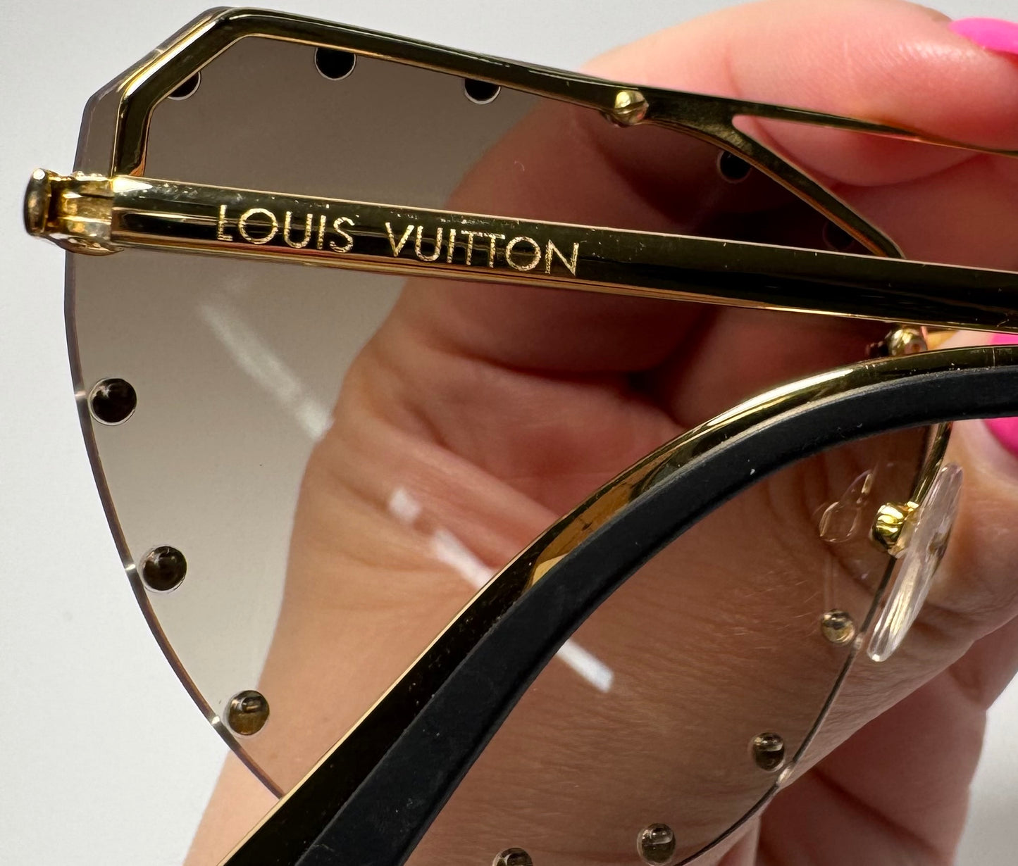 Louis Vuitton The Party Aviator Sunglasses – Gradient Brown with Gold Accents