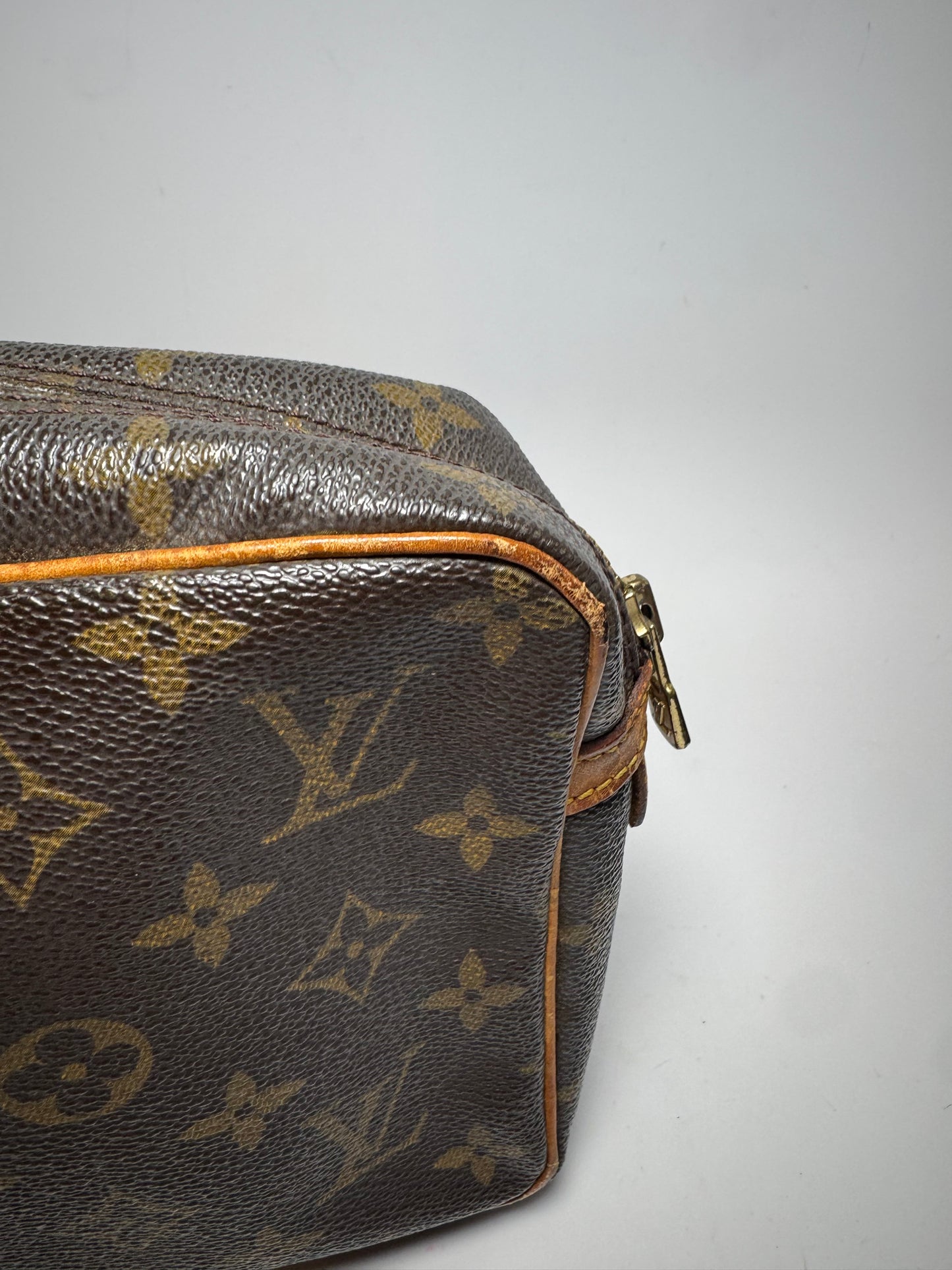Louis Vuitton Compeigne 23 Monogram Toiletry Bag/Cosmetic Bag/Clutch