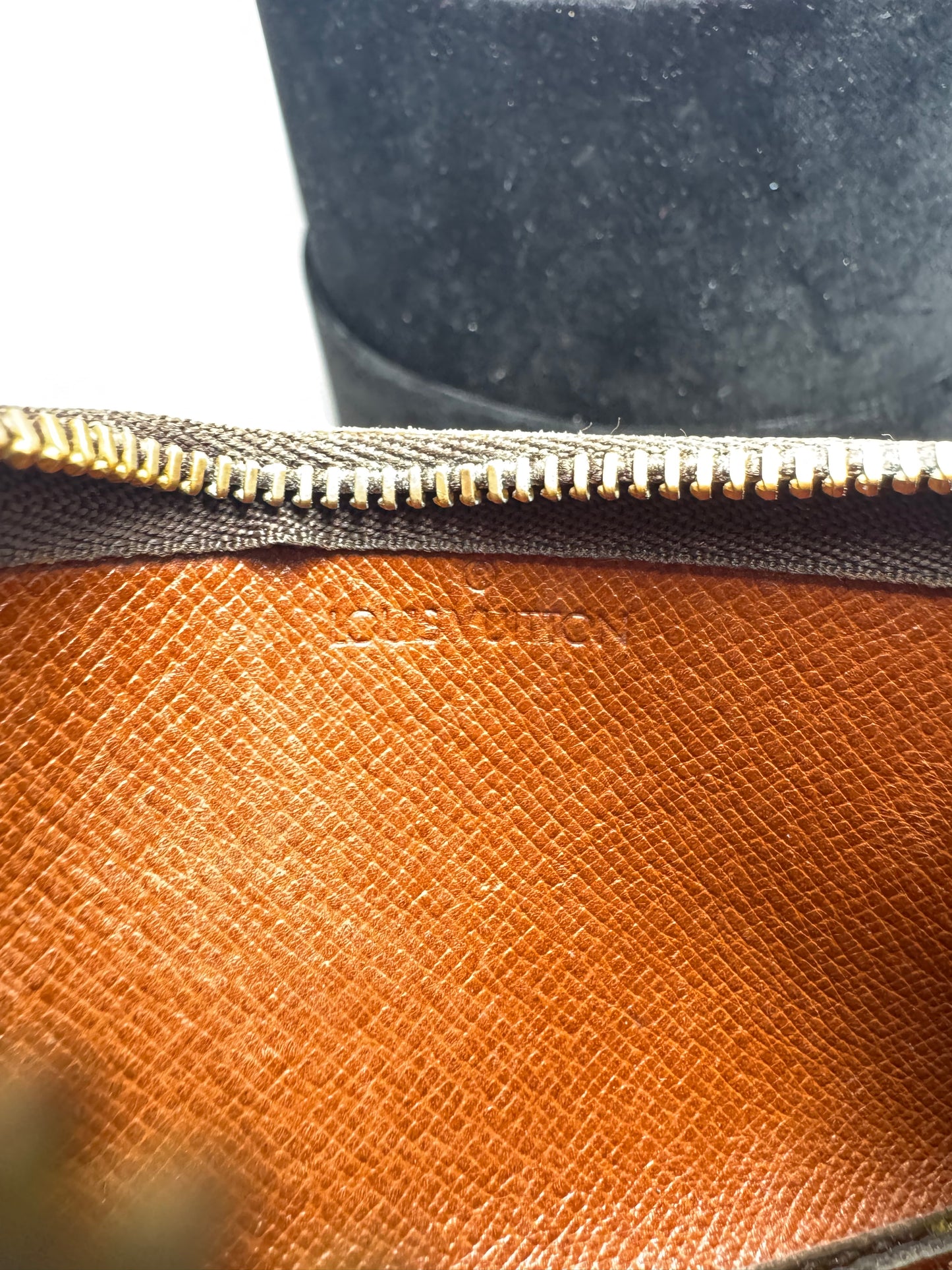 Louis Vuitton Key Cles/Key Pouch in Monogram