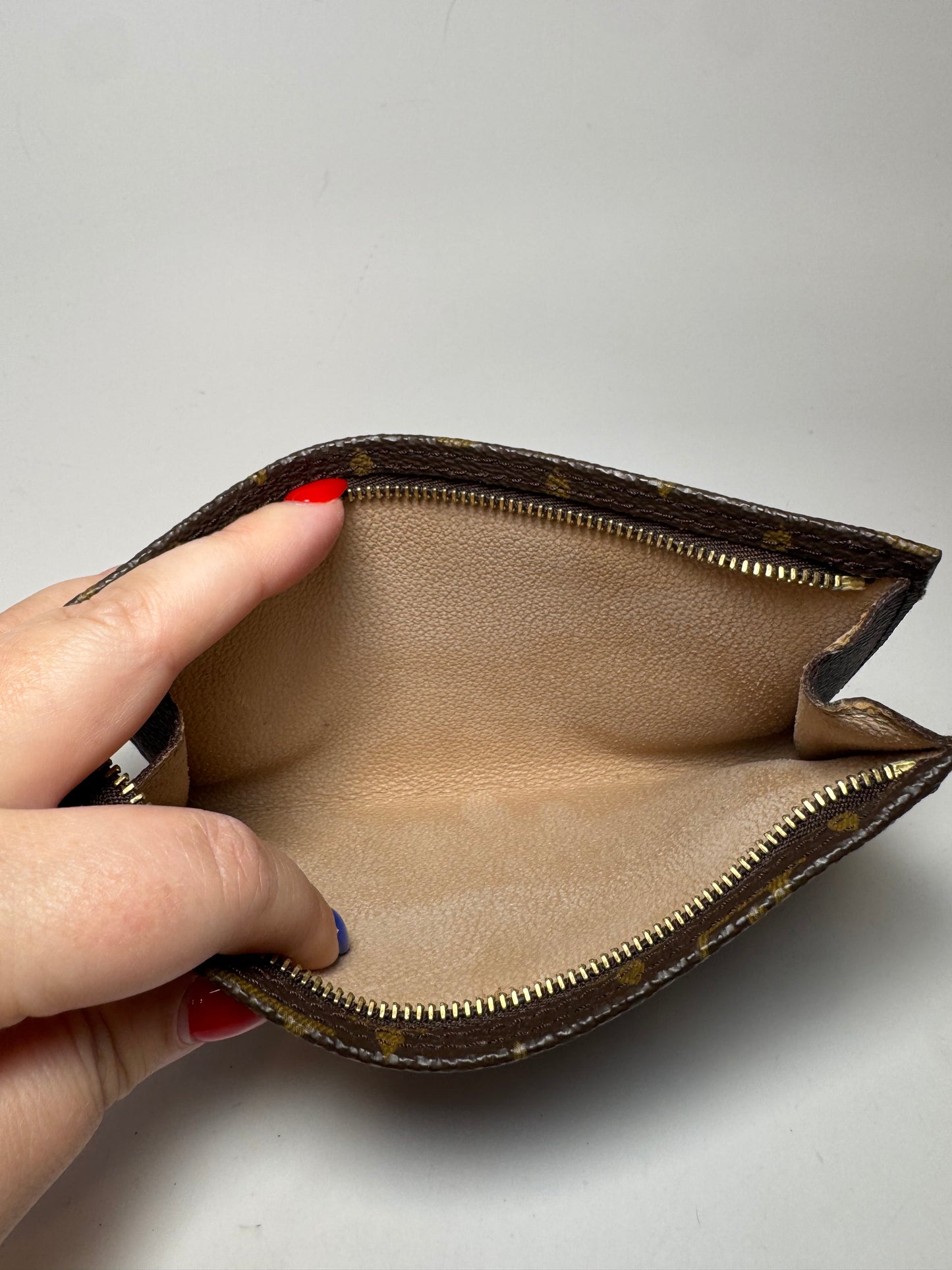 Louis Vuitton Bucket PM Pouch Monogram Toiletry Bag/Makeup Case