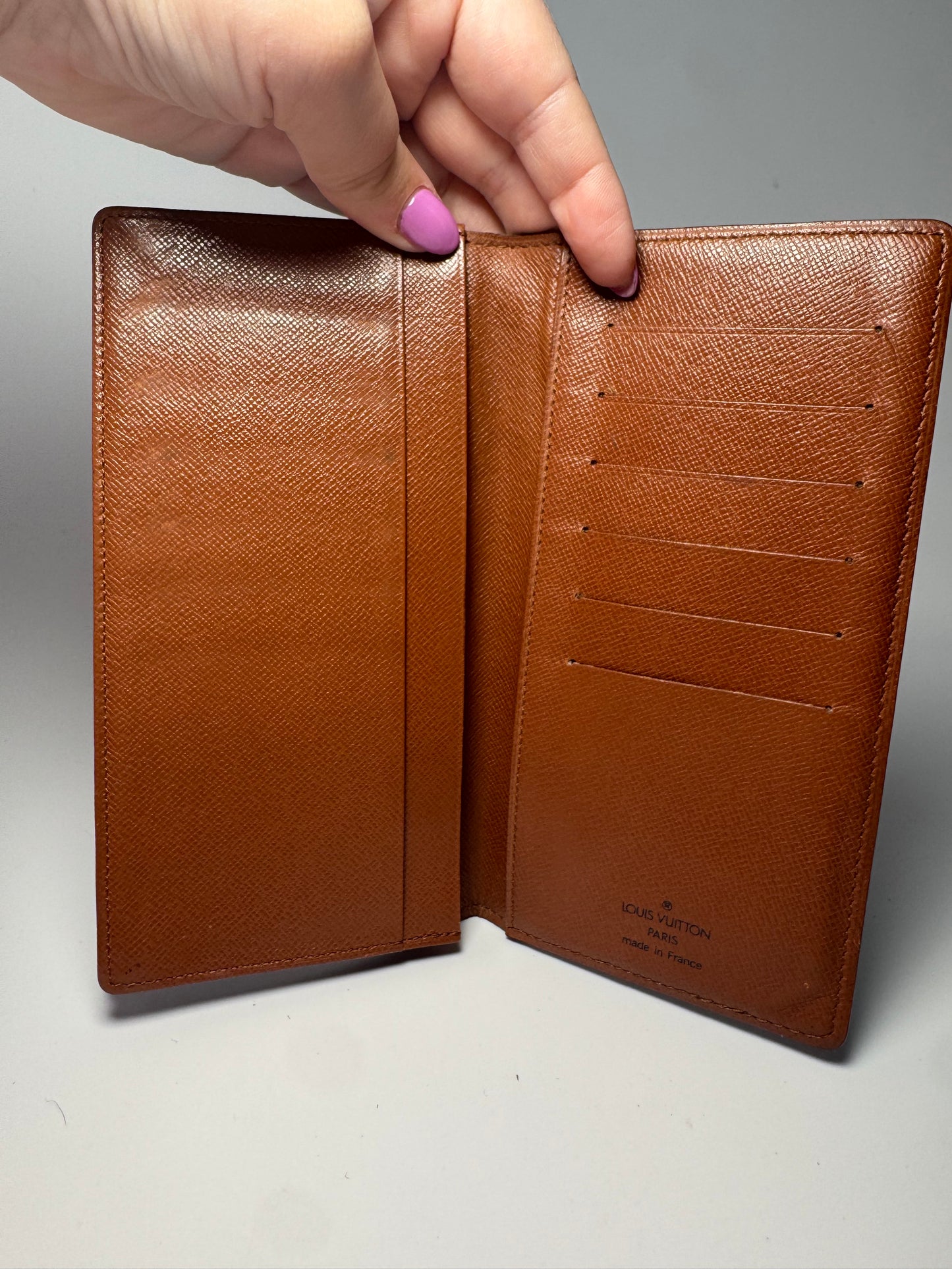 Louis Vuitton Passport Cover/Wallet/Checkbook Cover in Monogram