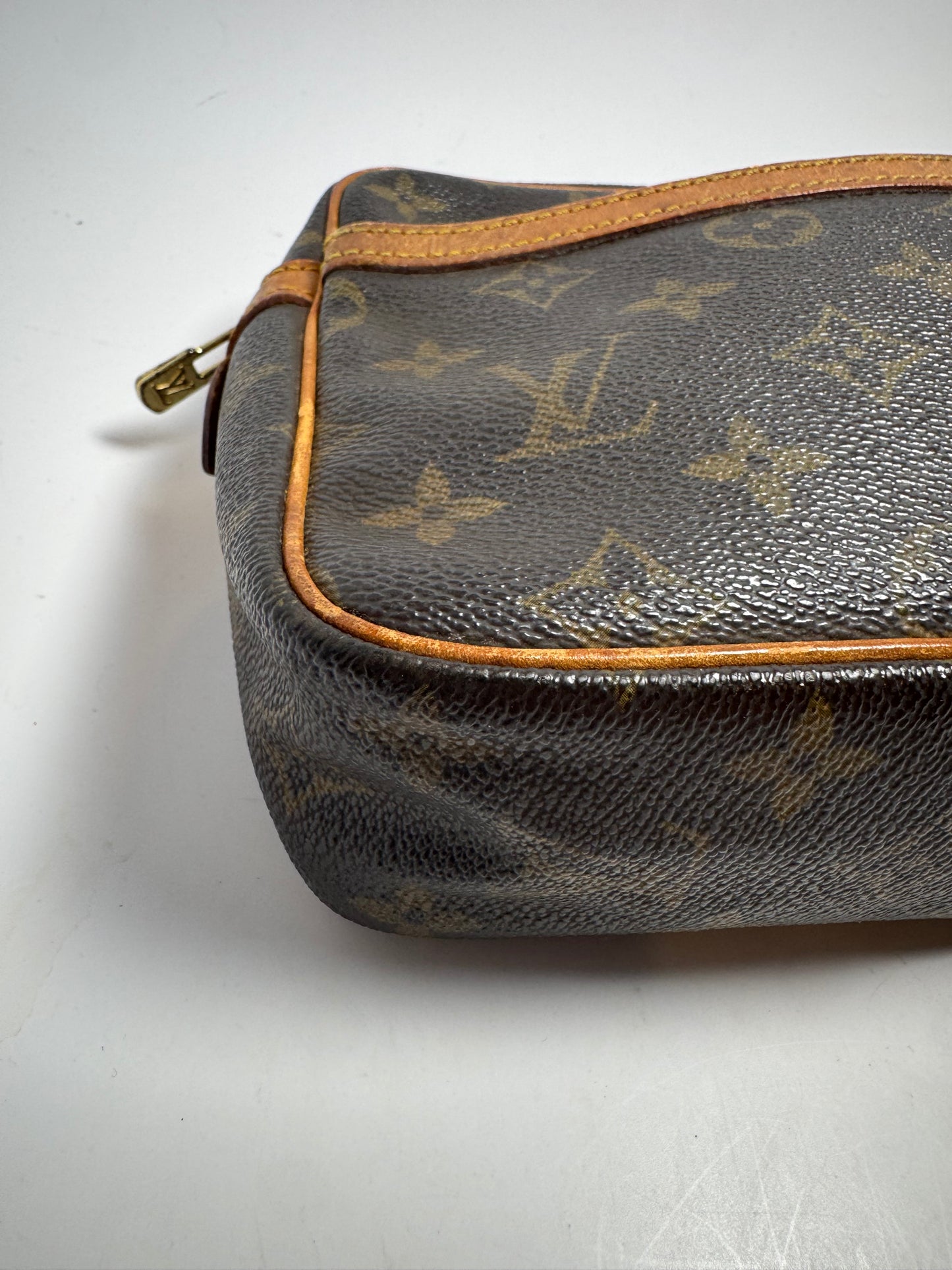 Louis Vuitton Compeigne 23 Monogram Toiletry Bag/Cosmetic Bag/Clutch