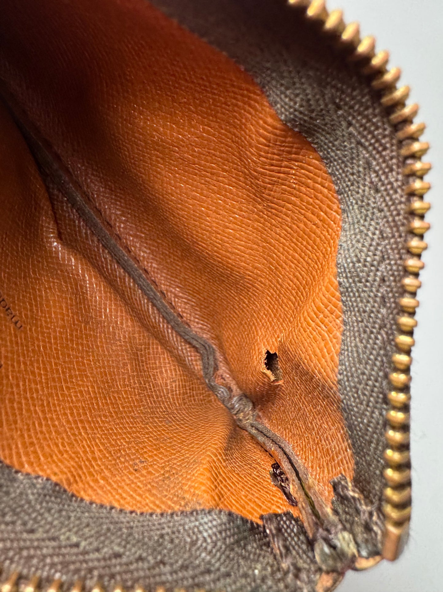 Louis Vuitton Monogram Key Pouch/Key Cles Fair Condition