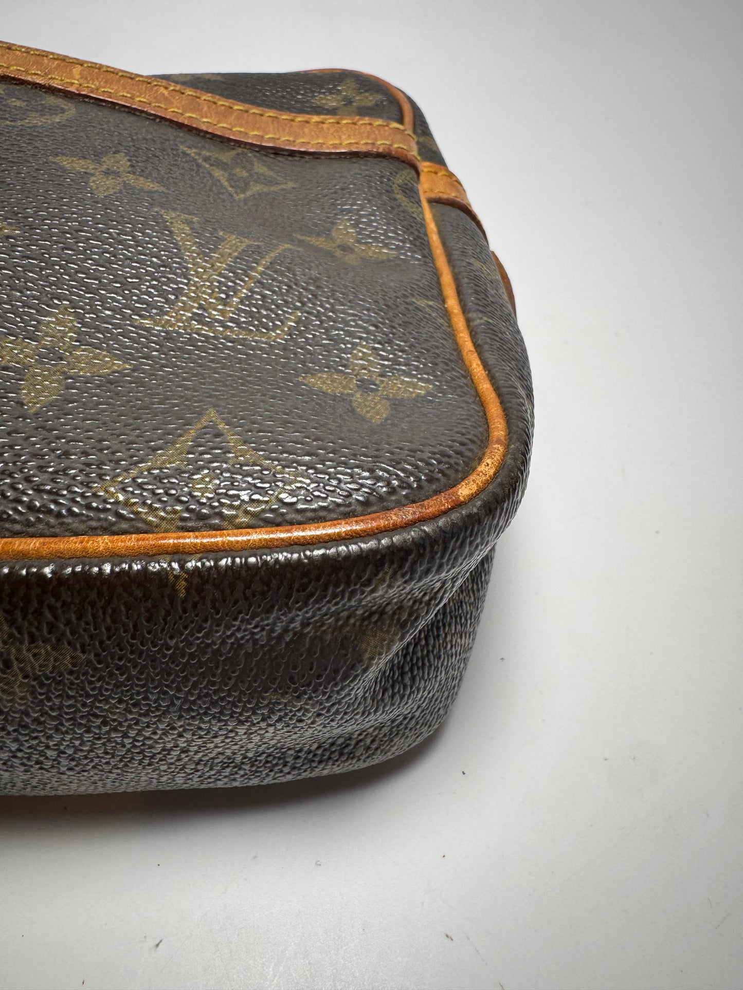 Louis Vuitton Compeigne 23 Monogram Toiletry Bag/Cosmetic Bag/Clutch