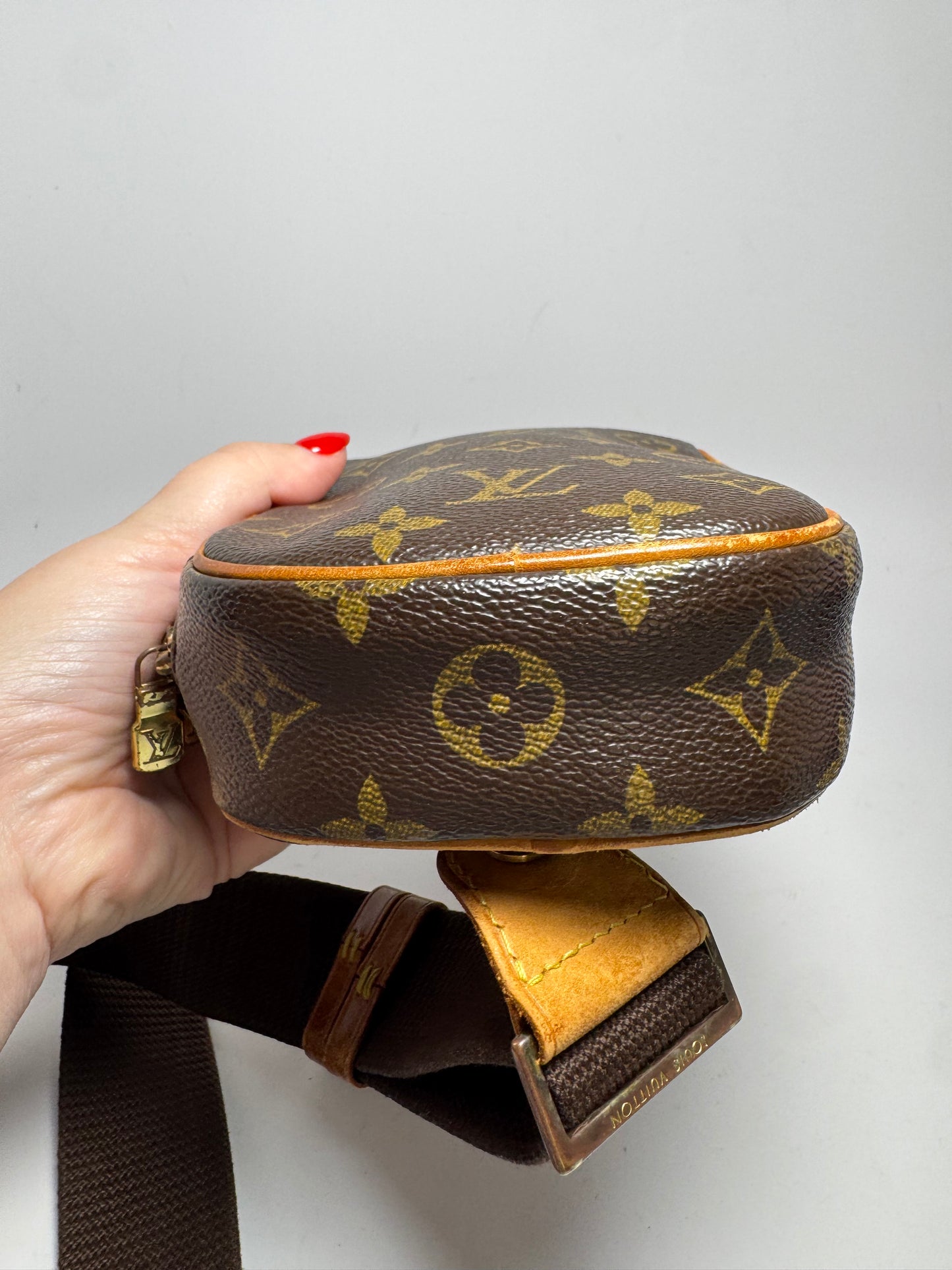 Louis Vuitton Pochette Gange Bum Bag/Sling Bag in Monogram