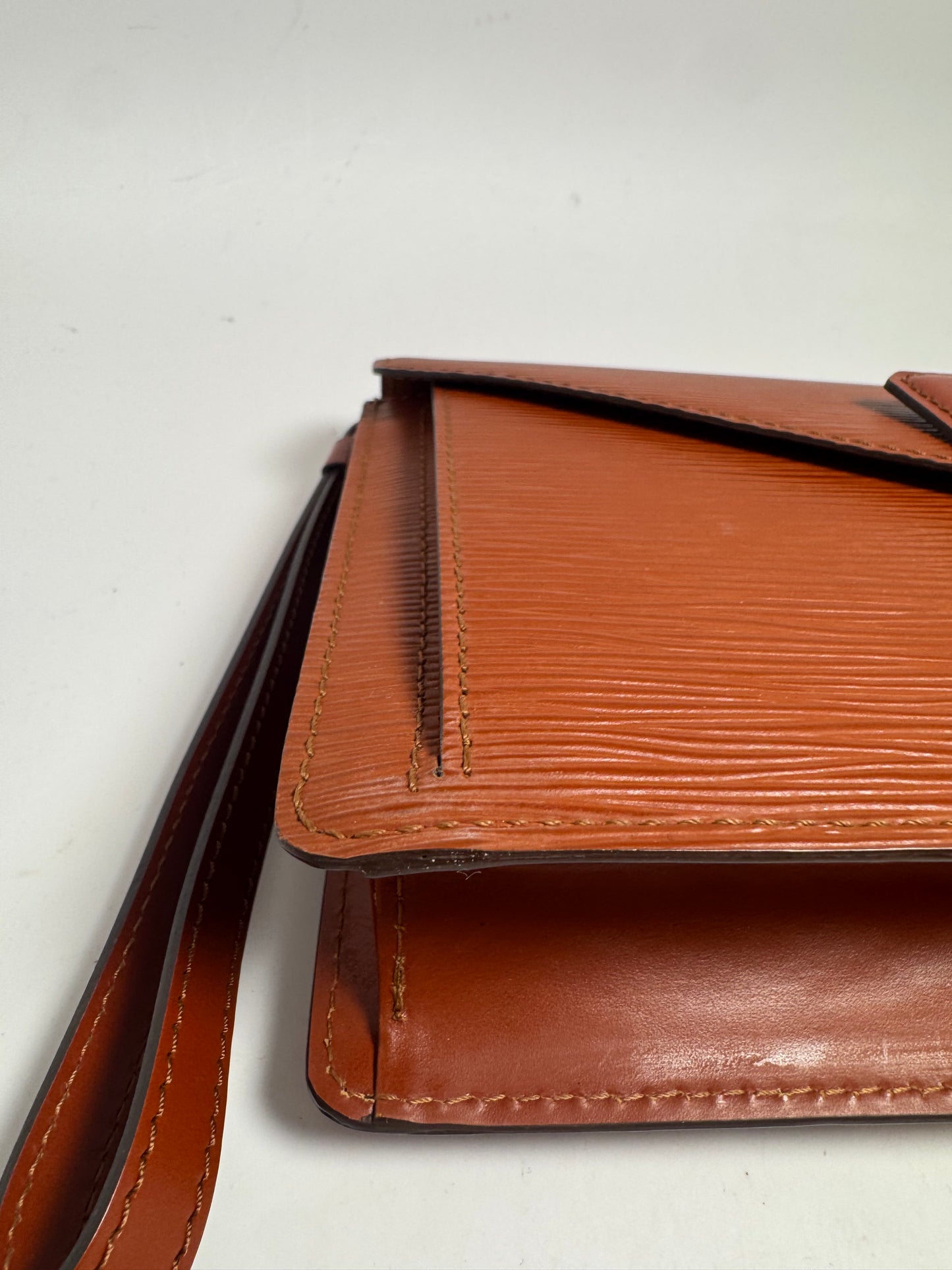 Louis Vuitton Epi Serie Draggone Clutch/Wristlet