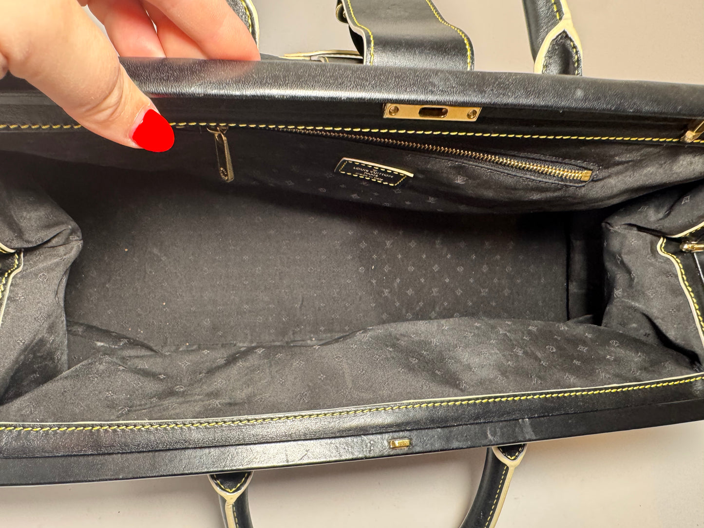 Louis Vuitton Suhali L'Ingenieux GM Black Leather Satchel Made in Italy