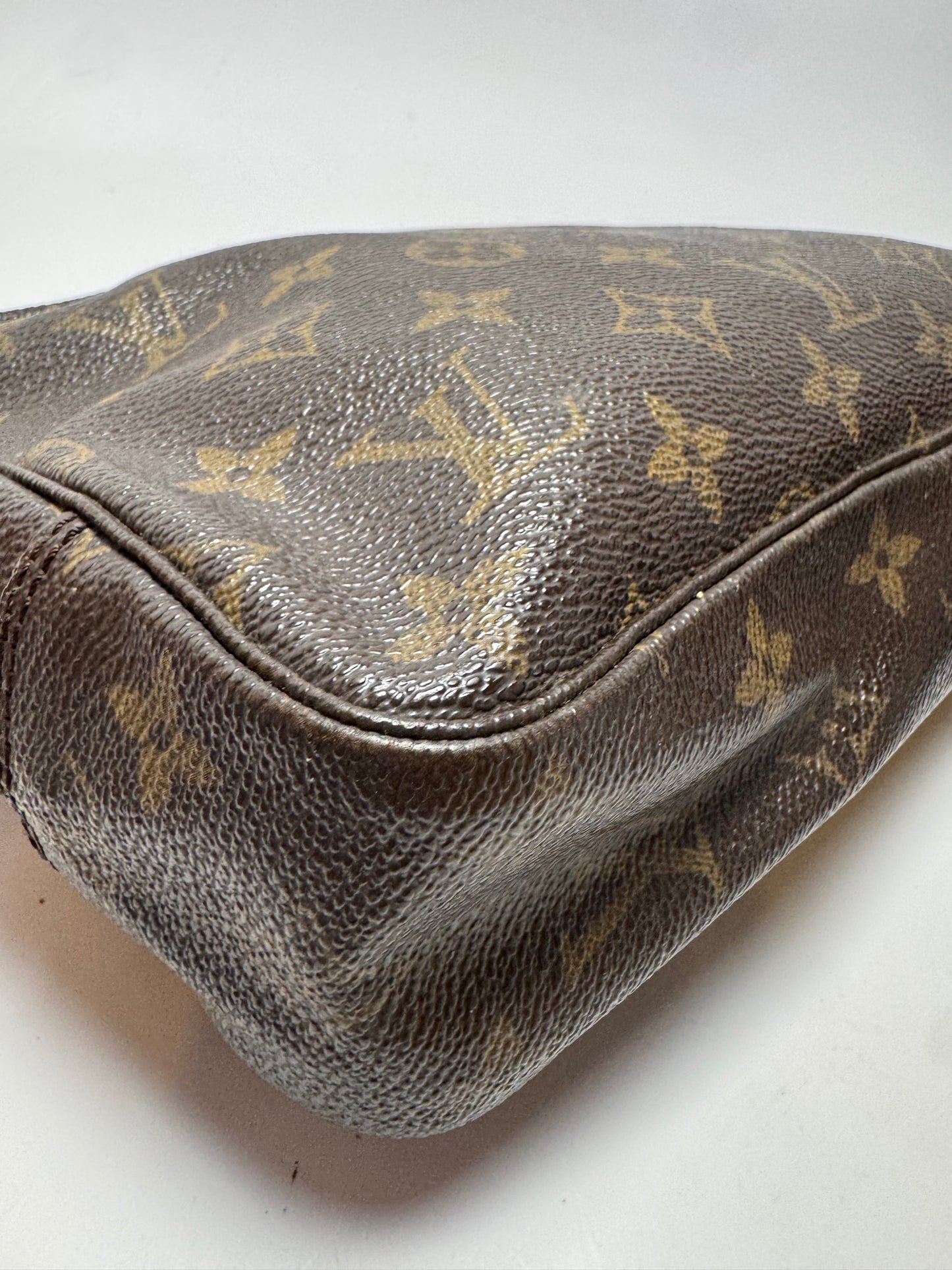 Louis Vuitton Trousse 23 Monogram Toiletry/Makeup Bag