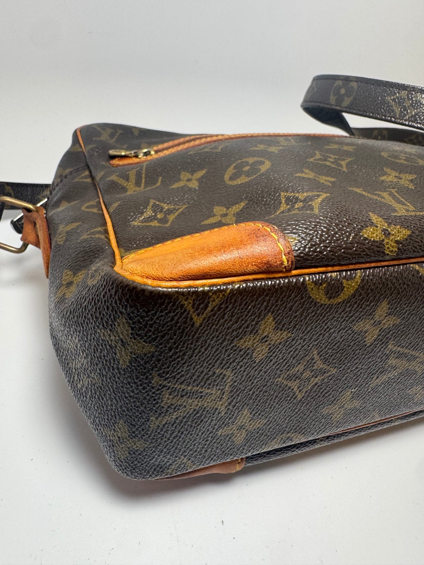 Louis Vuitton Potomac Vintage Messenger Bag Monogram Luxury- Pre Date Code