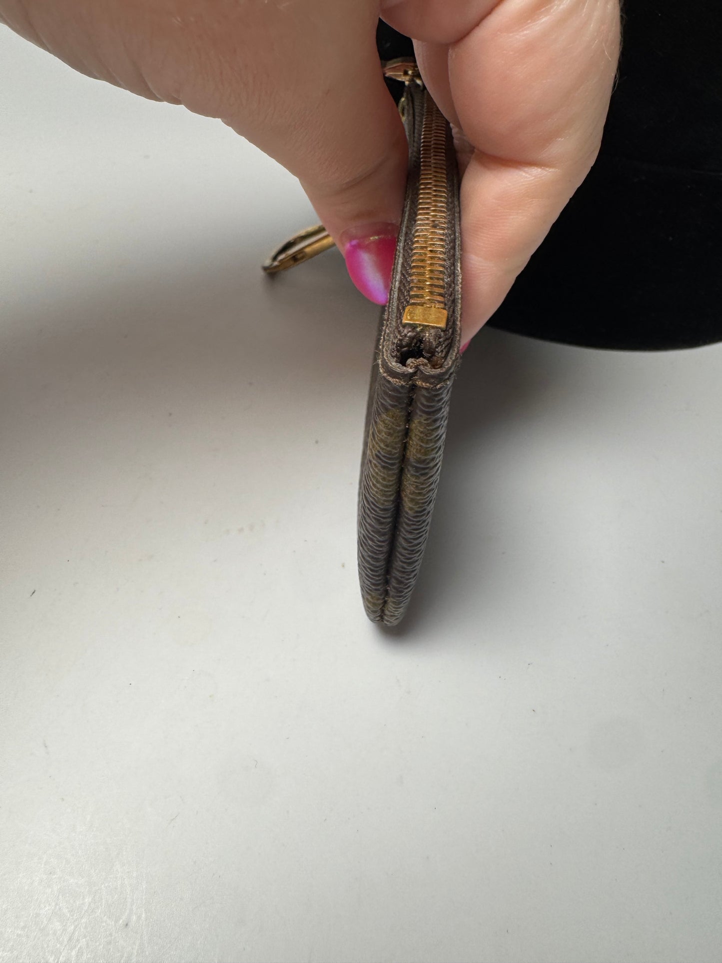 Louis Vuitton Key Cles/Key Pouch in Monogram