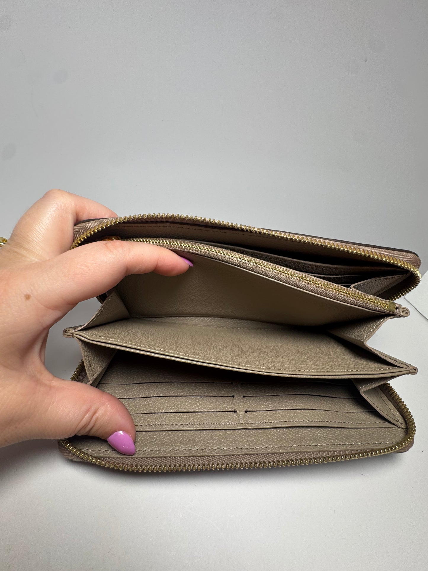 Louis Vuitton Zippy Wallet Monogram Empriente Tourterelle (Turtle Dove)