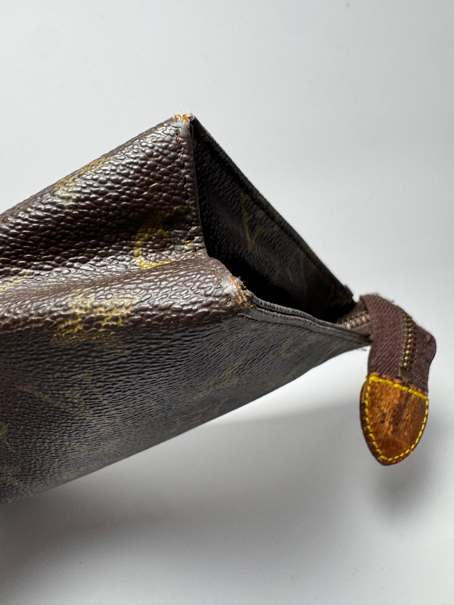 Louis Vuitton Vintage Toilette/Toiletry Pouch 20 Monogram Made in France *Rare*