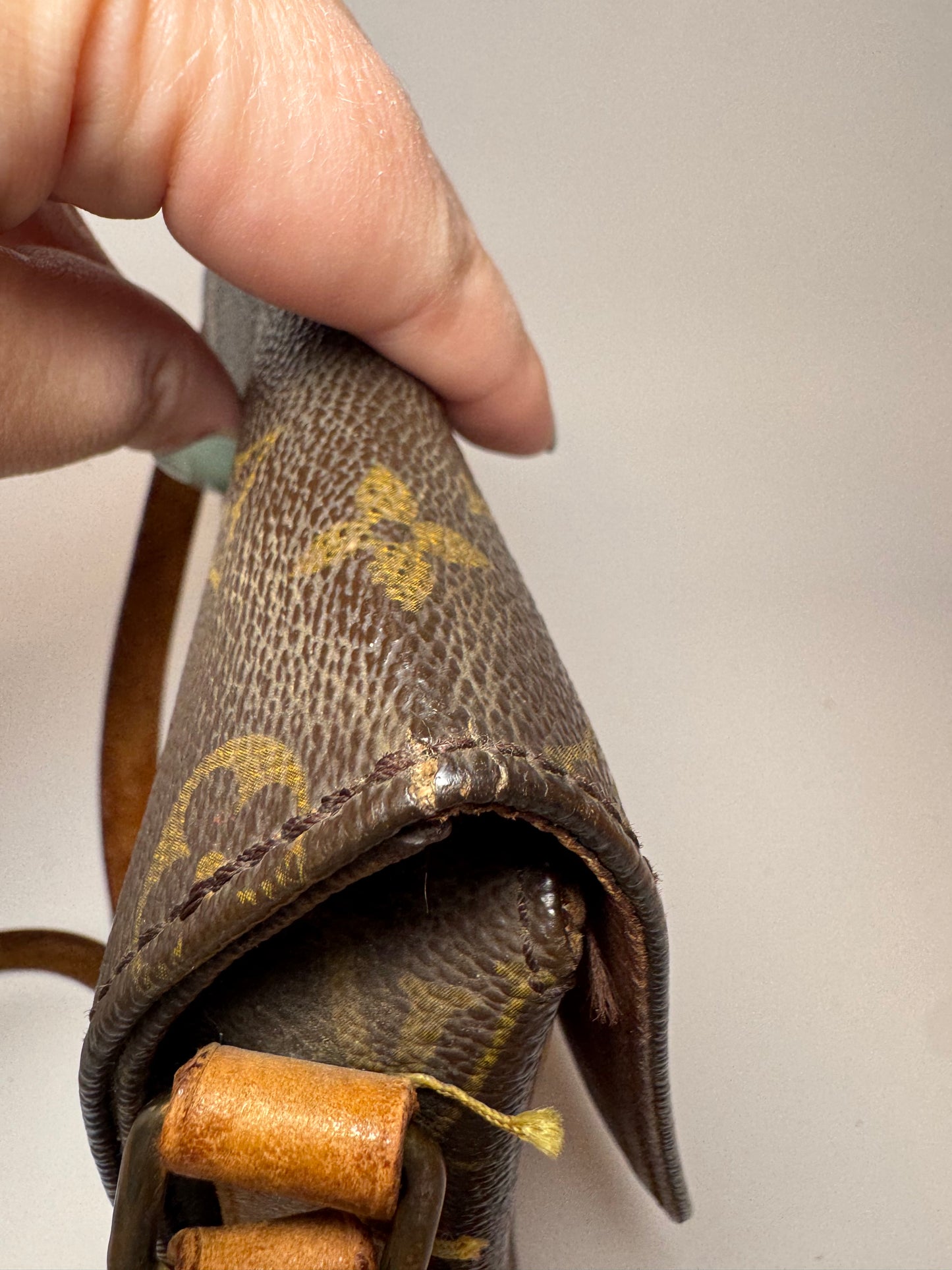 Louis Vuitton Cartouchière PM Monogram Crossbody – Vintage, 1988
