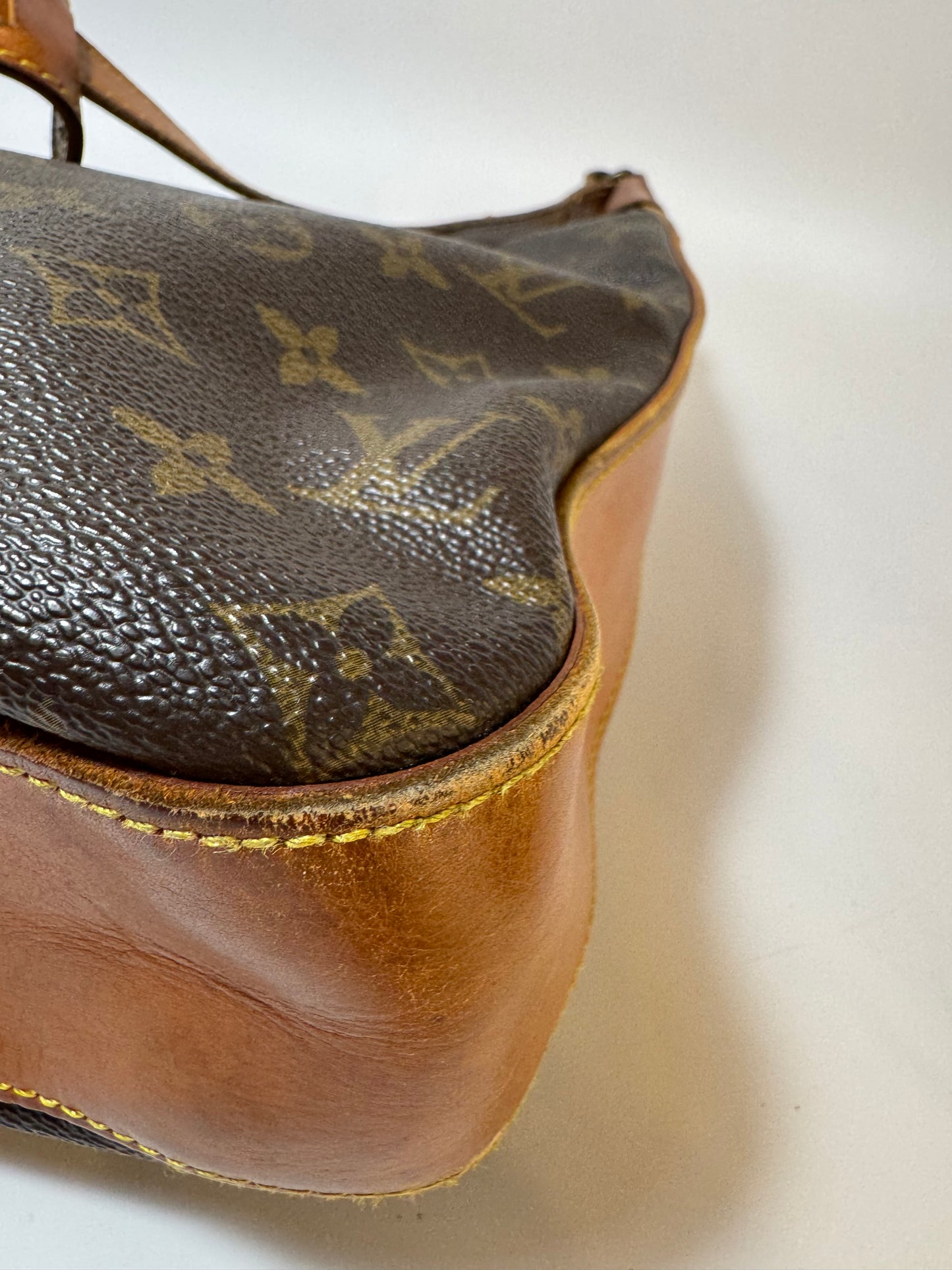 Louis Vuitton Vintage Boulogne 35 Monogram Shoulder Bag – 1989